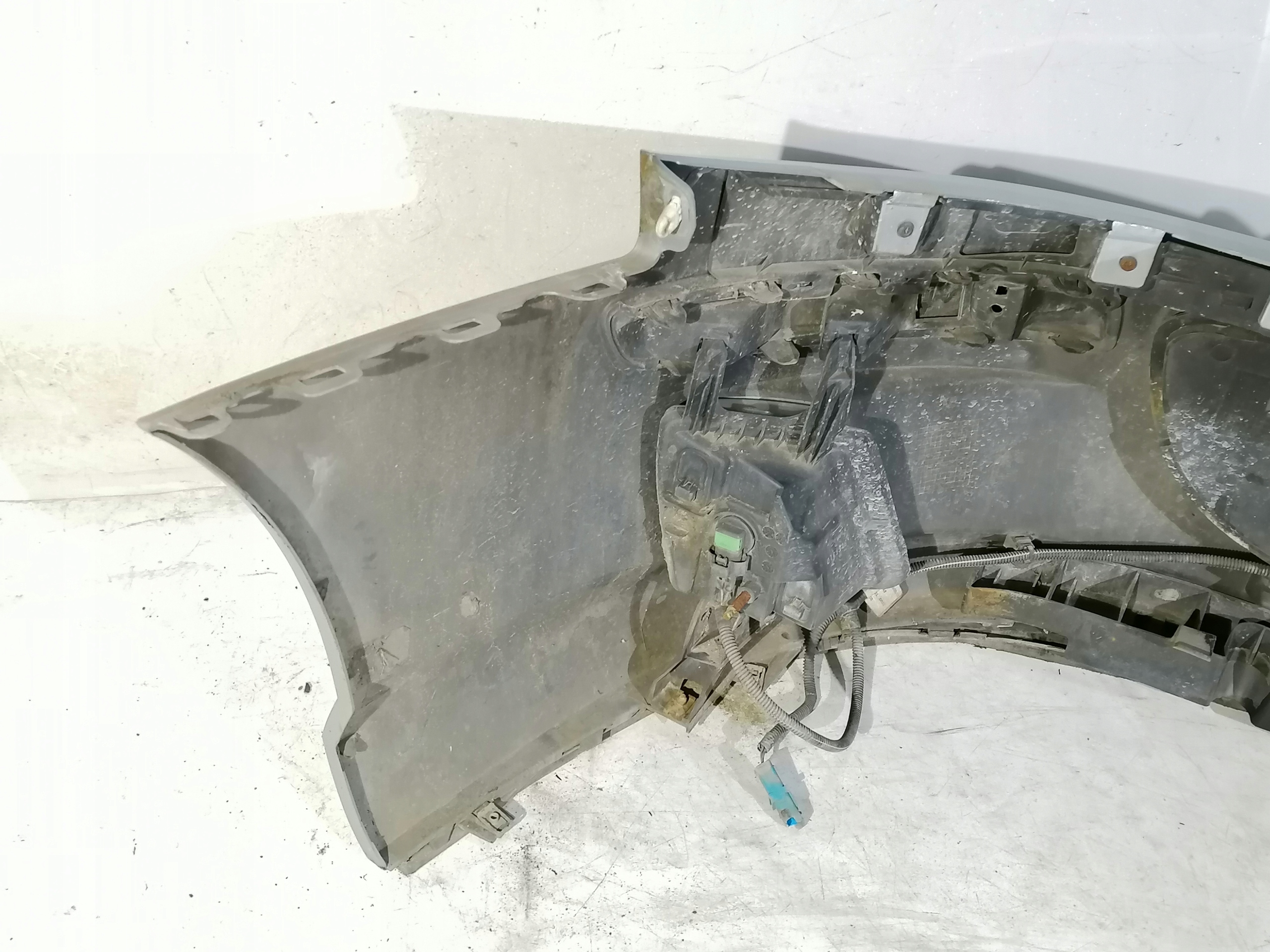 Peugeot 407 Stoßstange vorne vorne EYLC