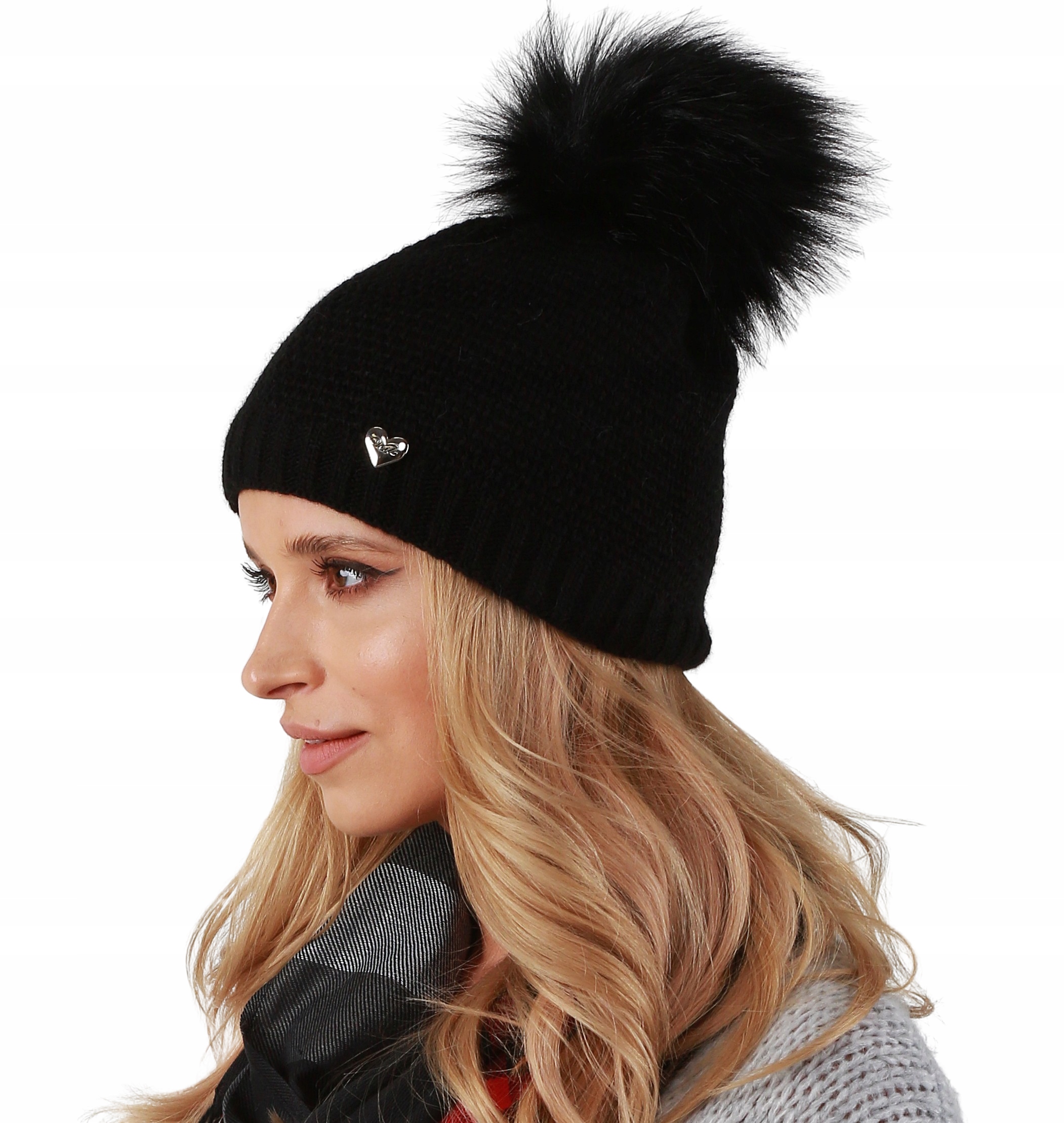 

Ciepła Czapka Damska z pomponem polarem Kolory V12