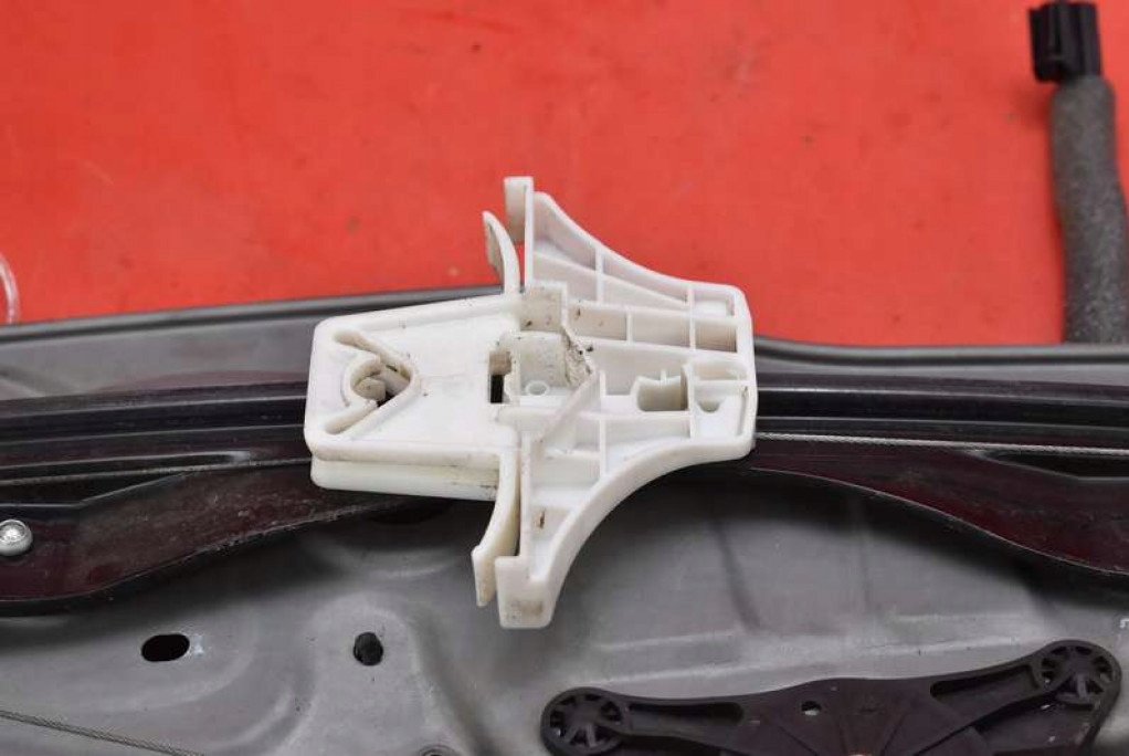 window regulator left rear part 8K0959811A SKODA SUPERB 2 II 08-15
