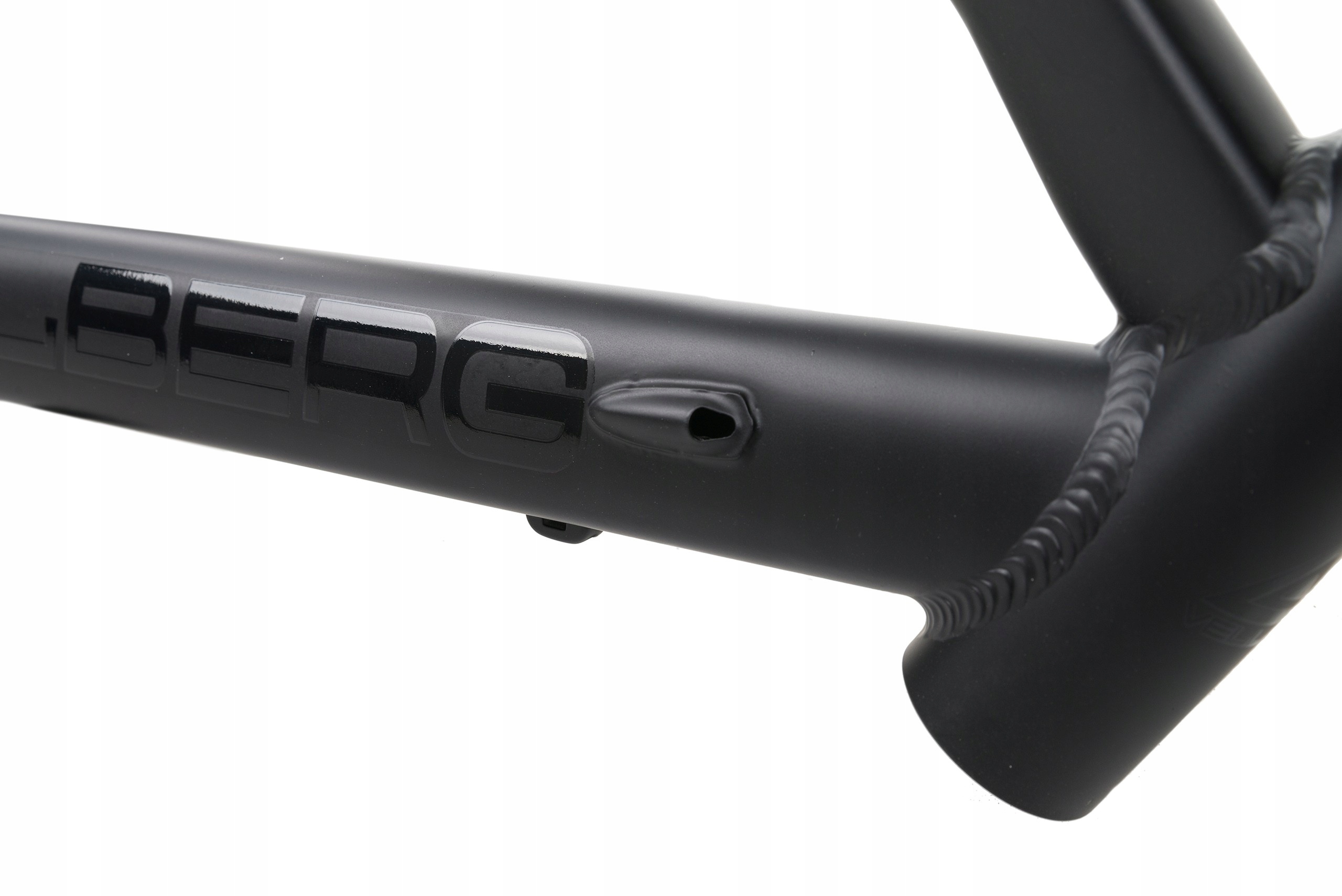 RAMA 28 VELLBERG EXPLORER 19″ DISC CZARNO-CZERWONA Średnica sztycy 27.2 mm