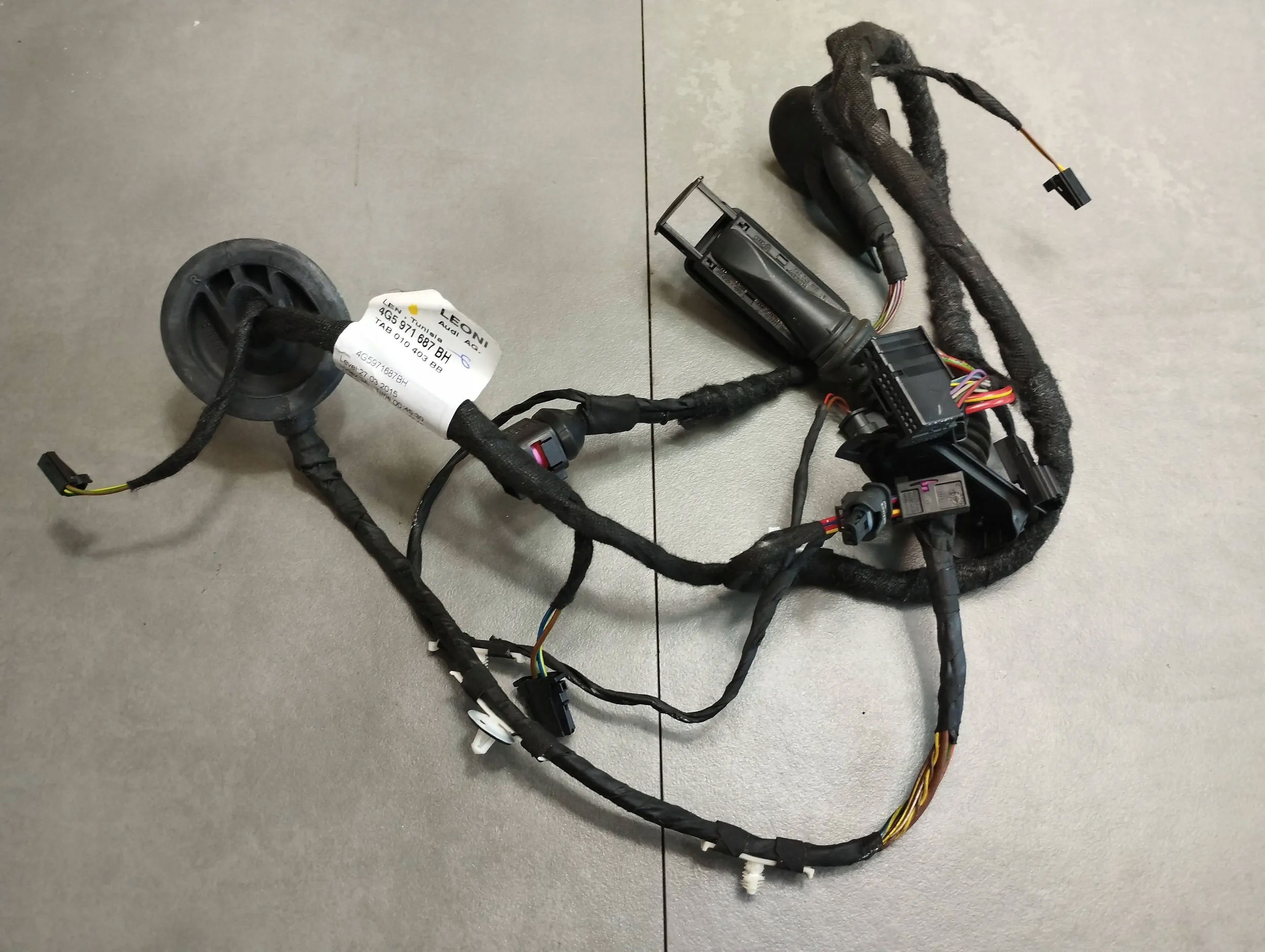 AUDI A6 C7 bundle door right rear part 4G5971687BH