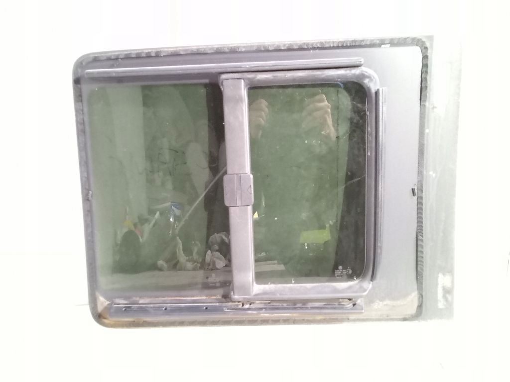 VW Caddy III 3 window right rear part bodywork przesuwna