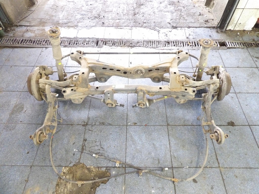 HYUNDAI IX35 2.0DCI 4X4 axis rear sider