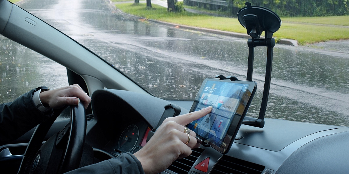 ALUMINIOWY MOCNY UCHWYT SAMOCHODOWY NA TABLET TELEFON DO AUTA Z PRZYSSAWKĄ Rodzaj do tabletów