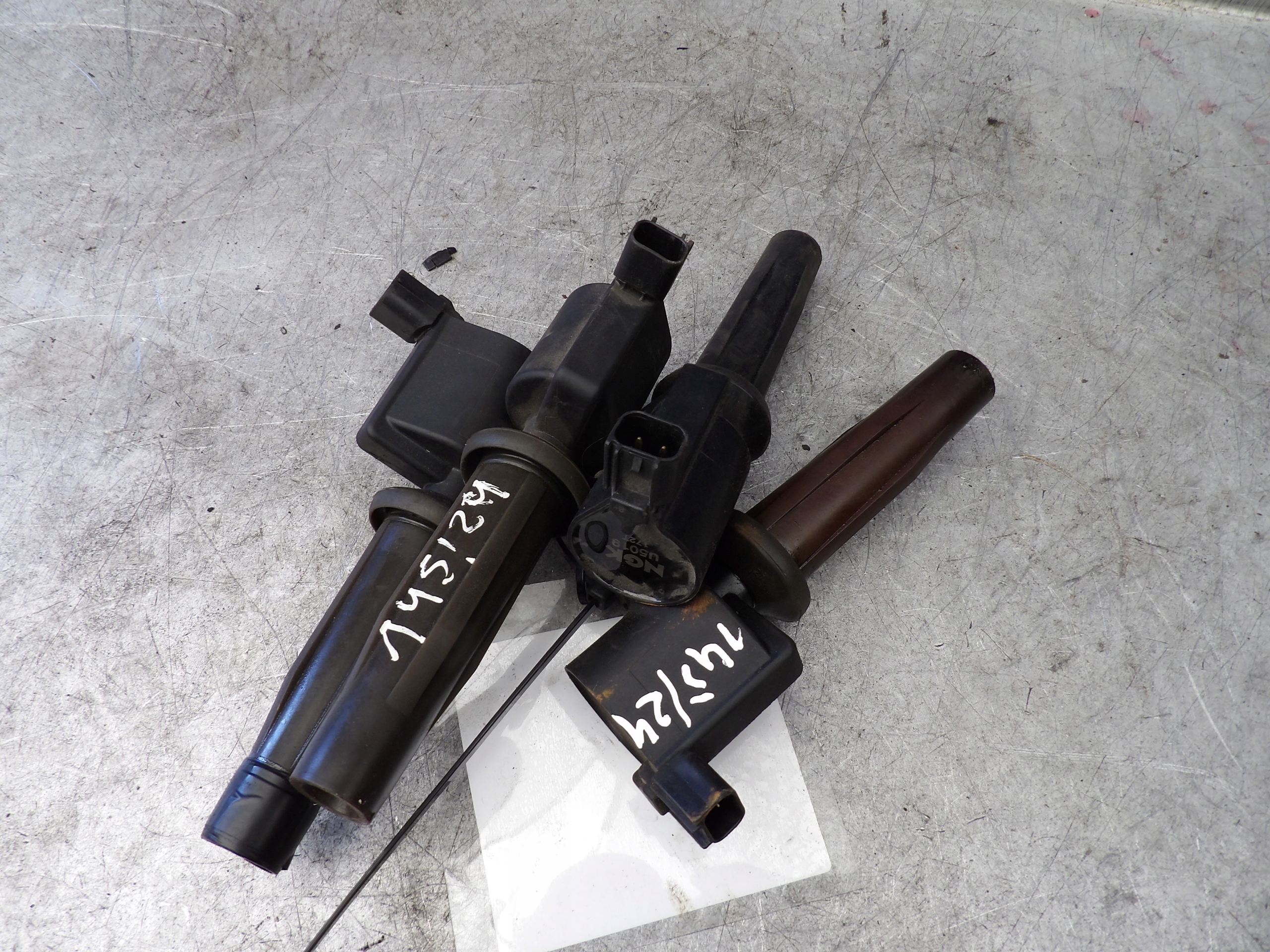 Ford C-MAX 1,8B 120KM coil ignition 4M5G12A366BA, NGK U5019