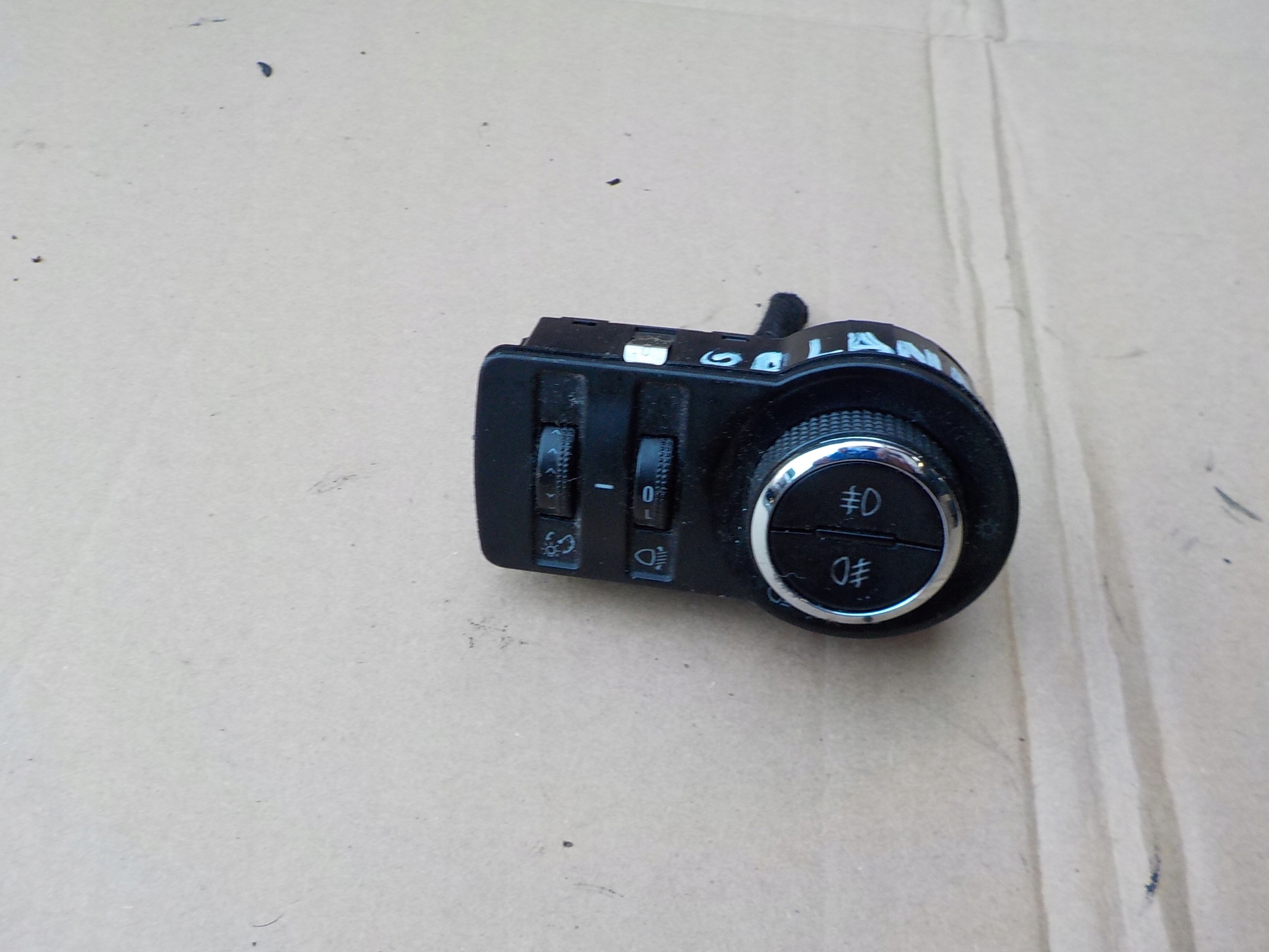 interruttore luci chevrolet orlando 13301749