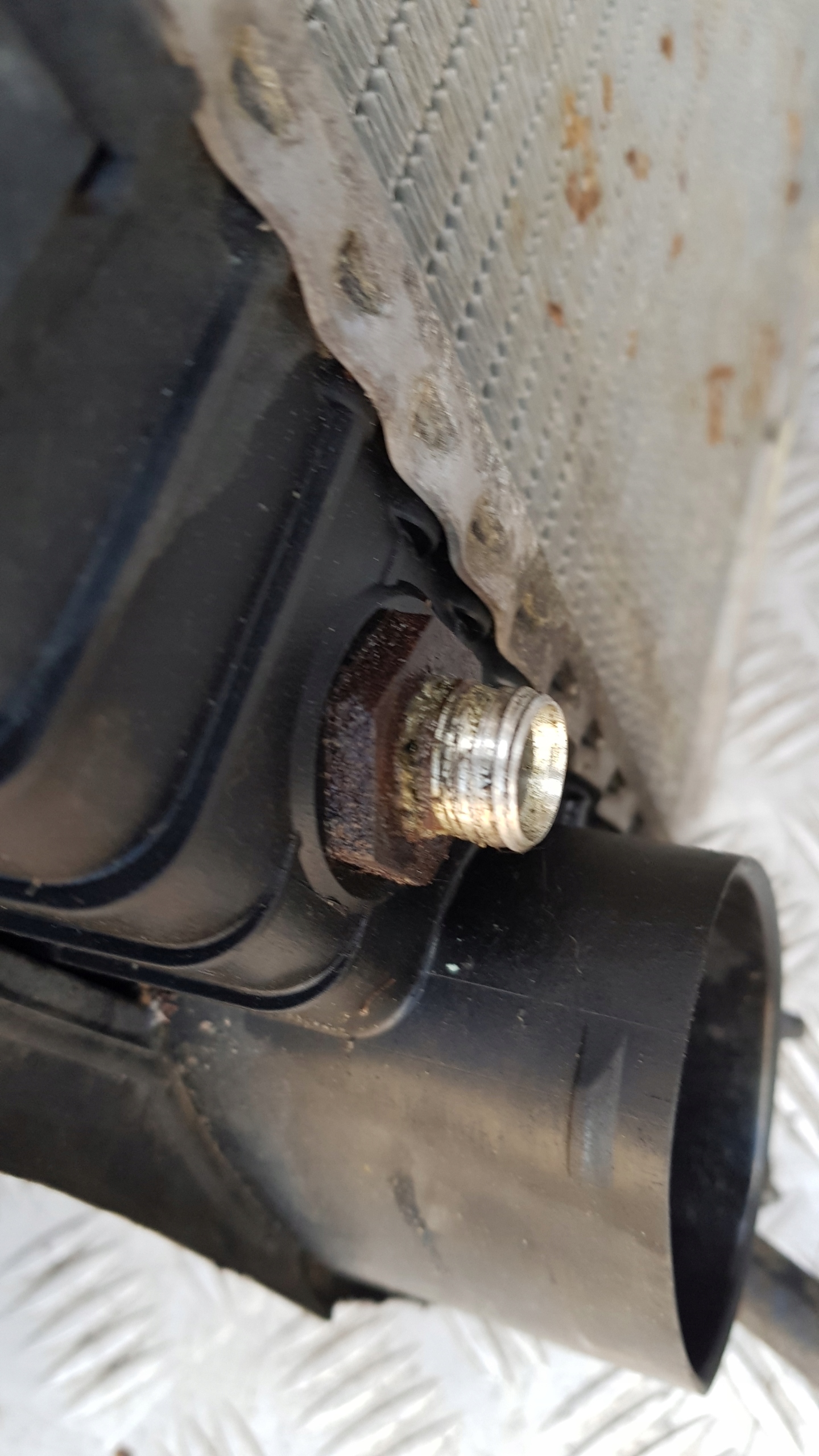 MERCEDES W220 water cooler A2205000903