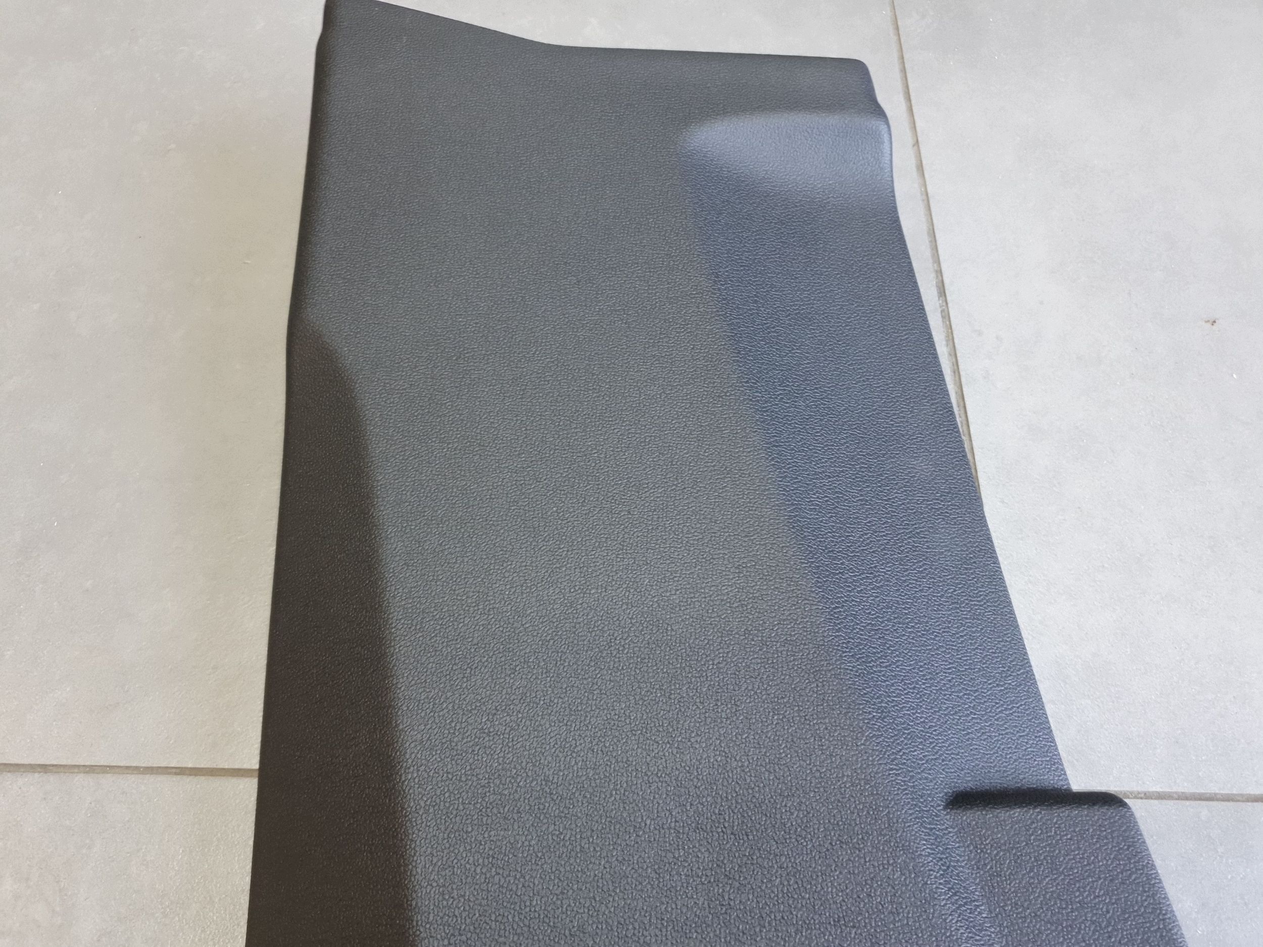 Audi A3 8Y HB cover slupka B lower 8Y0867239