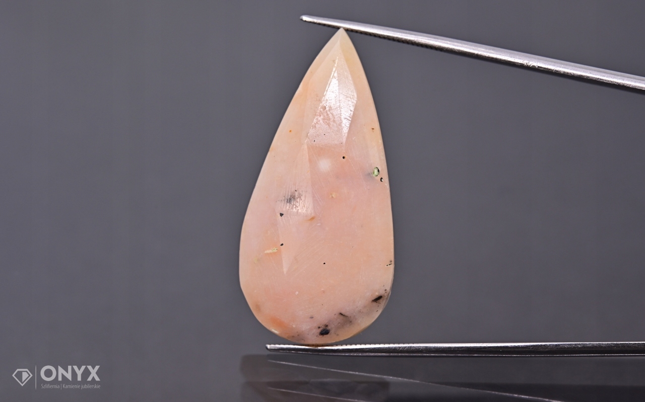 Opál růžový, fazetovaná rozeta, slza 33,5x16,5 mm