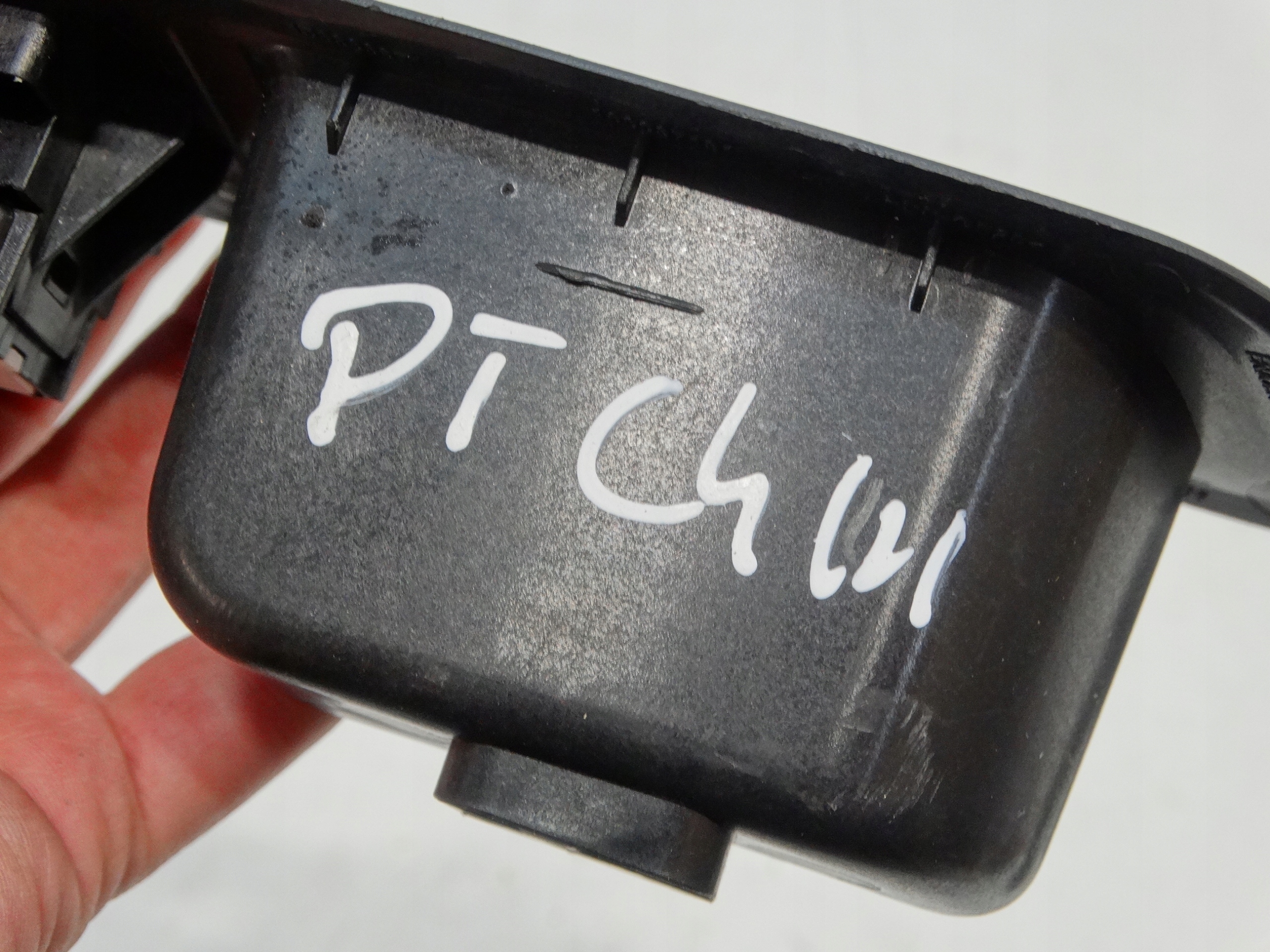 PANEL window control switch right rear part CITROEN C4 III 9831081480