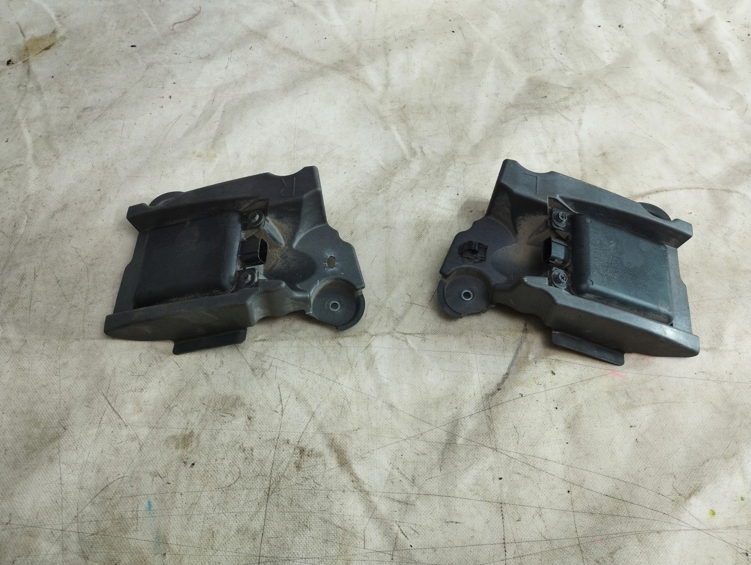 DB2S 67Z41/DB2R - Mazda CX3 15-радар помощник пояса левый и правый