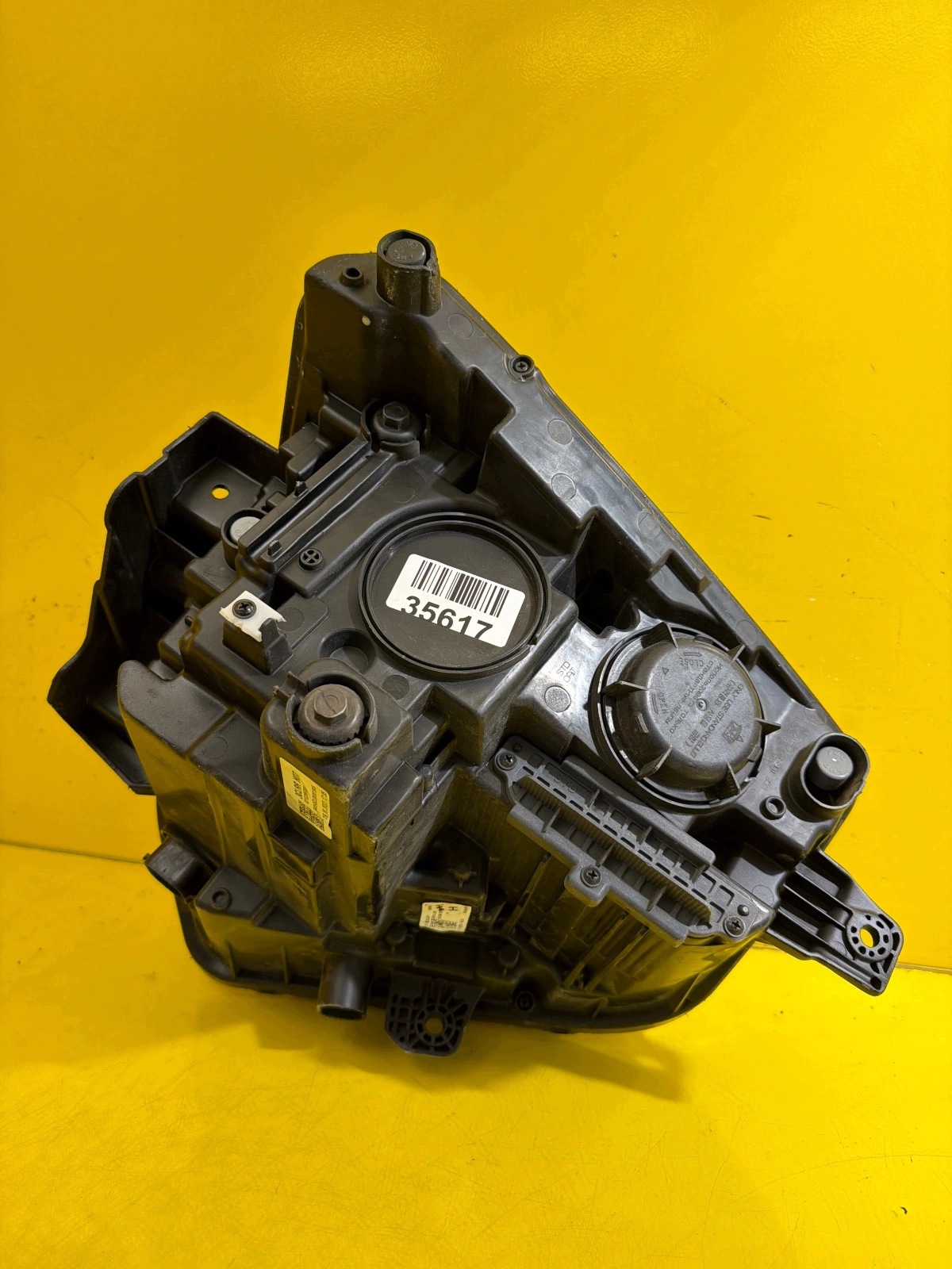 light right front Hyundai Kona II 2023- 92102HF000