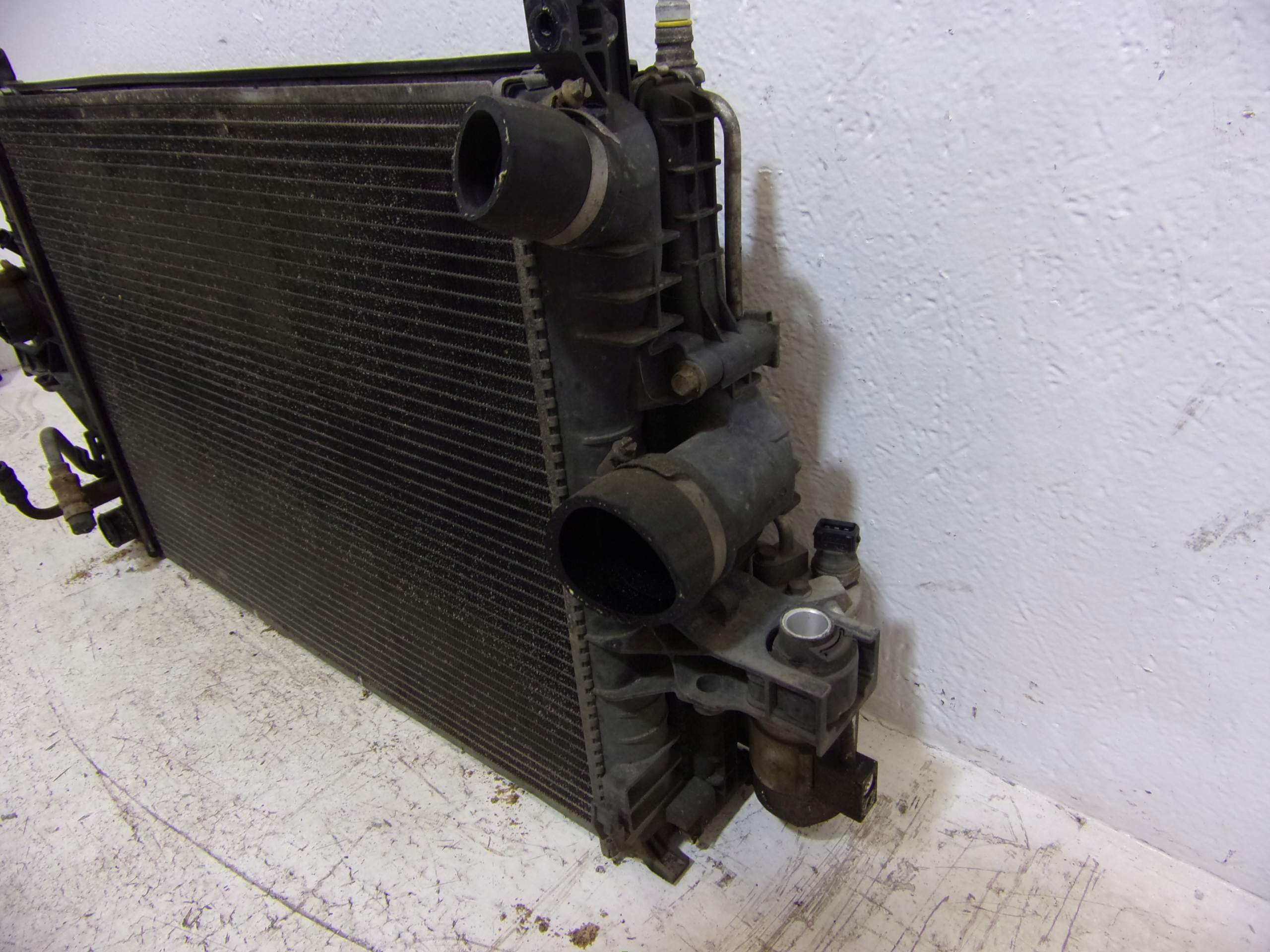 KOMPLET Radiateur VOLVO S80 2.4 D 30676414 30645152