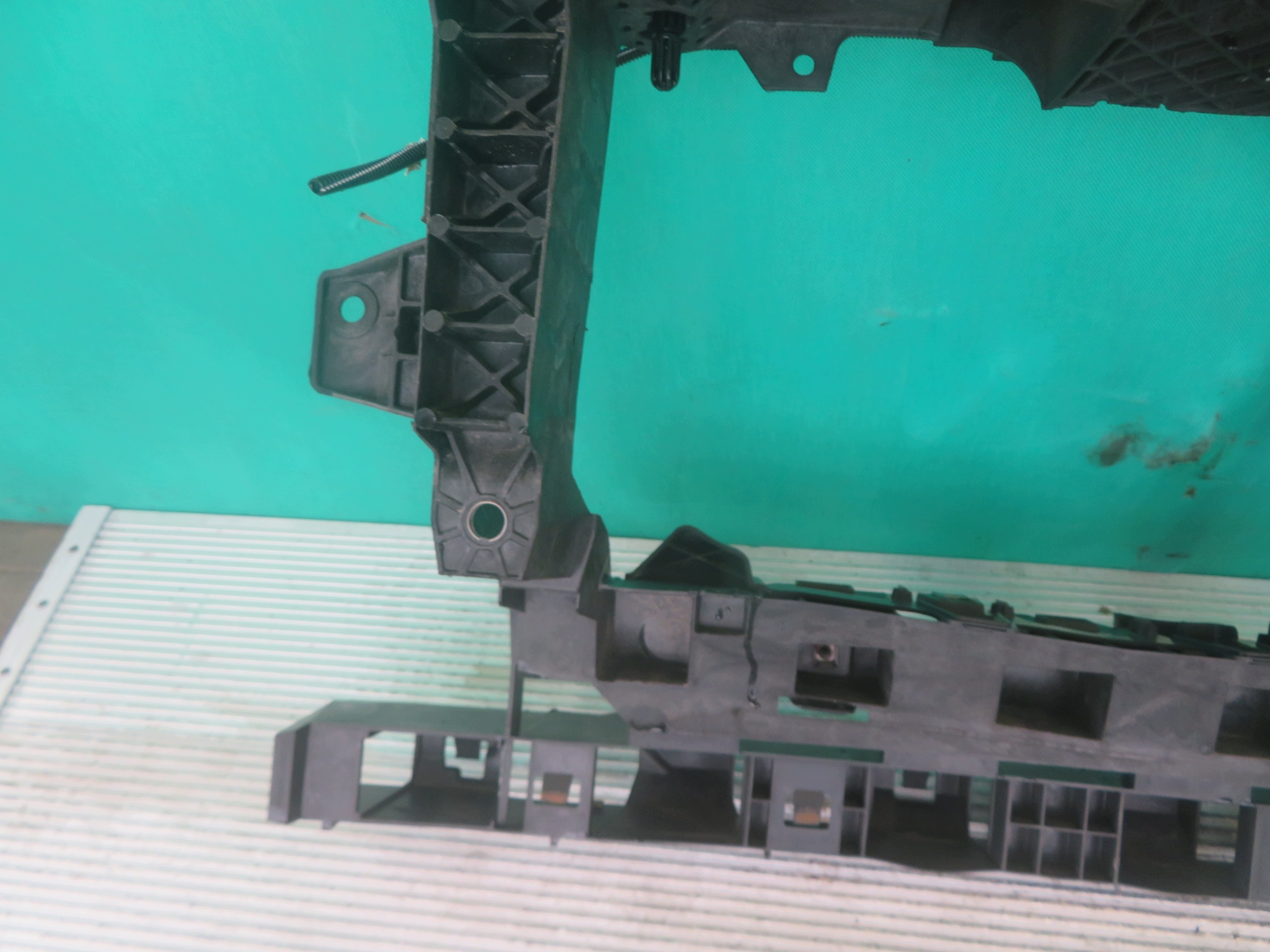 support panel for radiators pillar RENAULT TRAFIC OPEL VIVARO 20R 625001299R