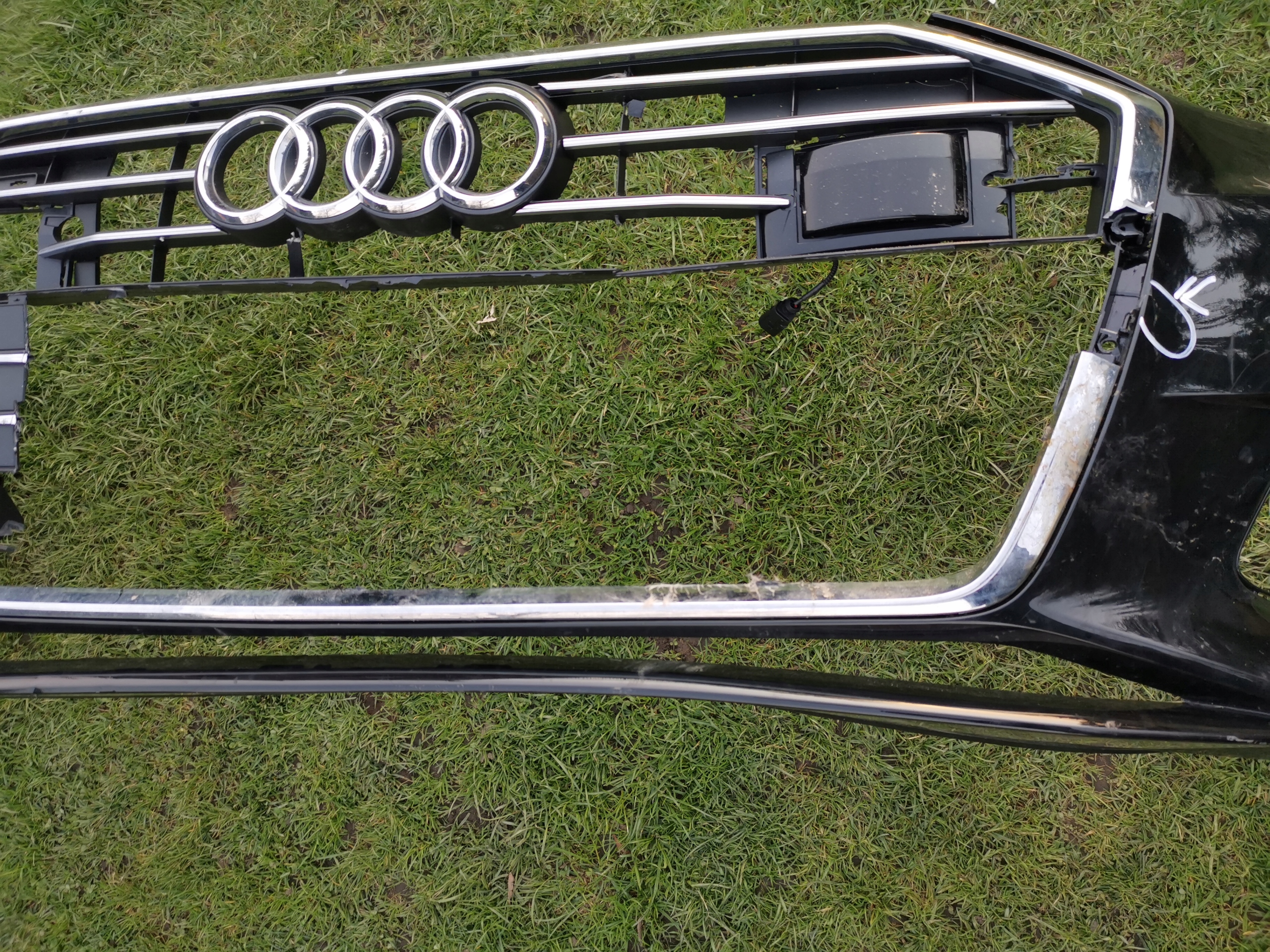 branik prednji dio prednji perač AUDI A6 C8 4K0807437