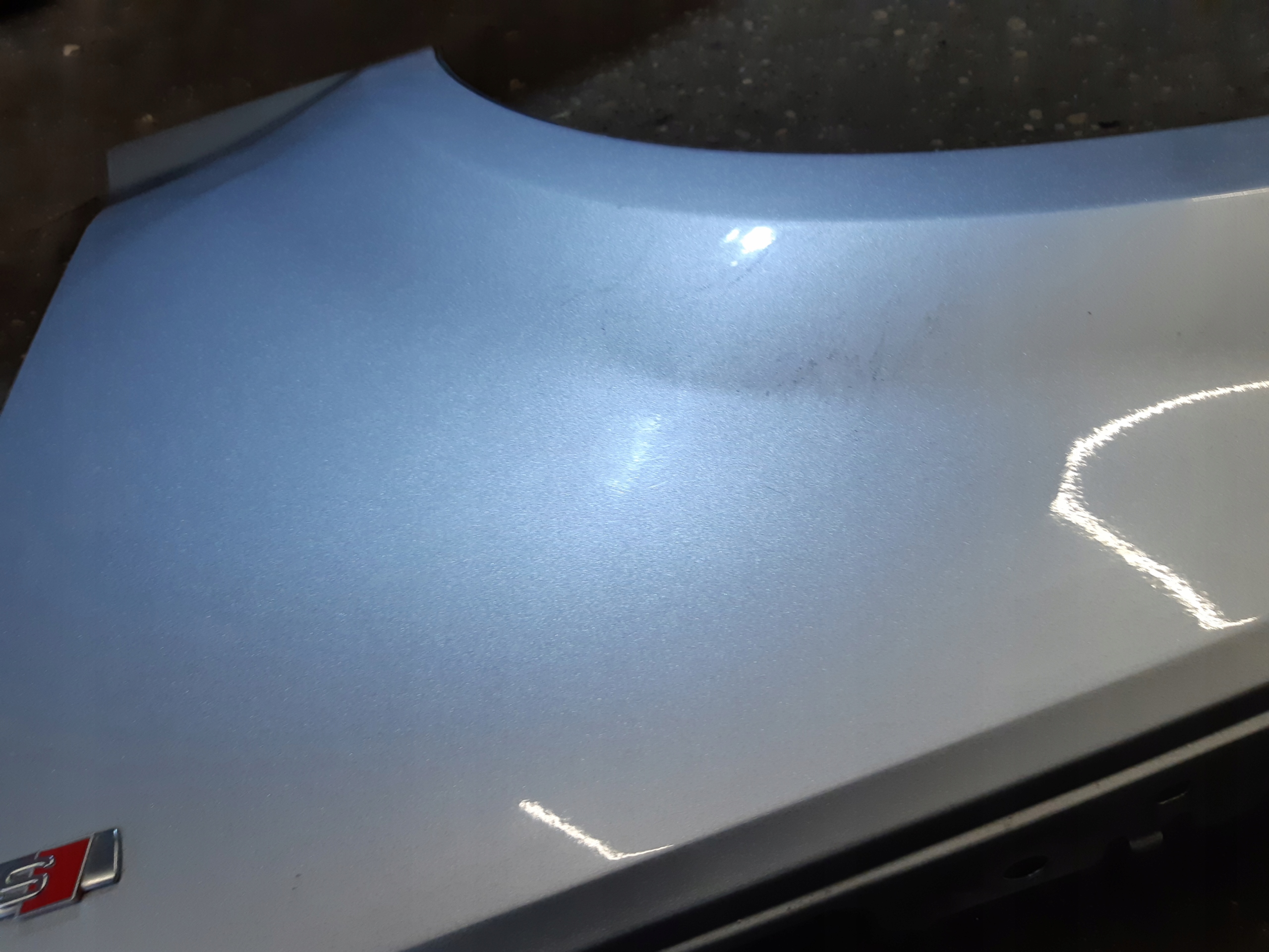 AUDI A4 B9 blatník levý přední levý předek LZ7G