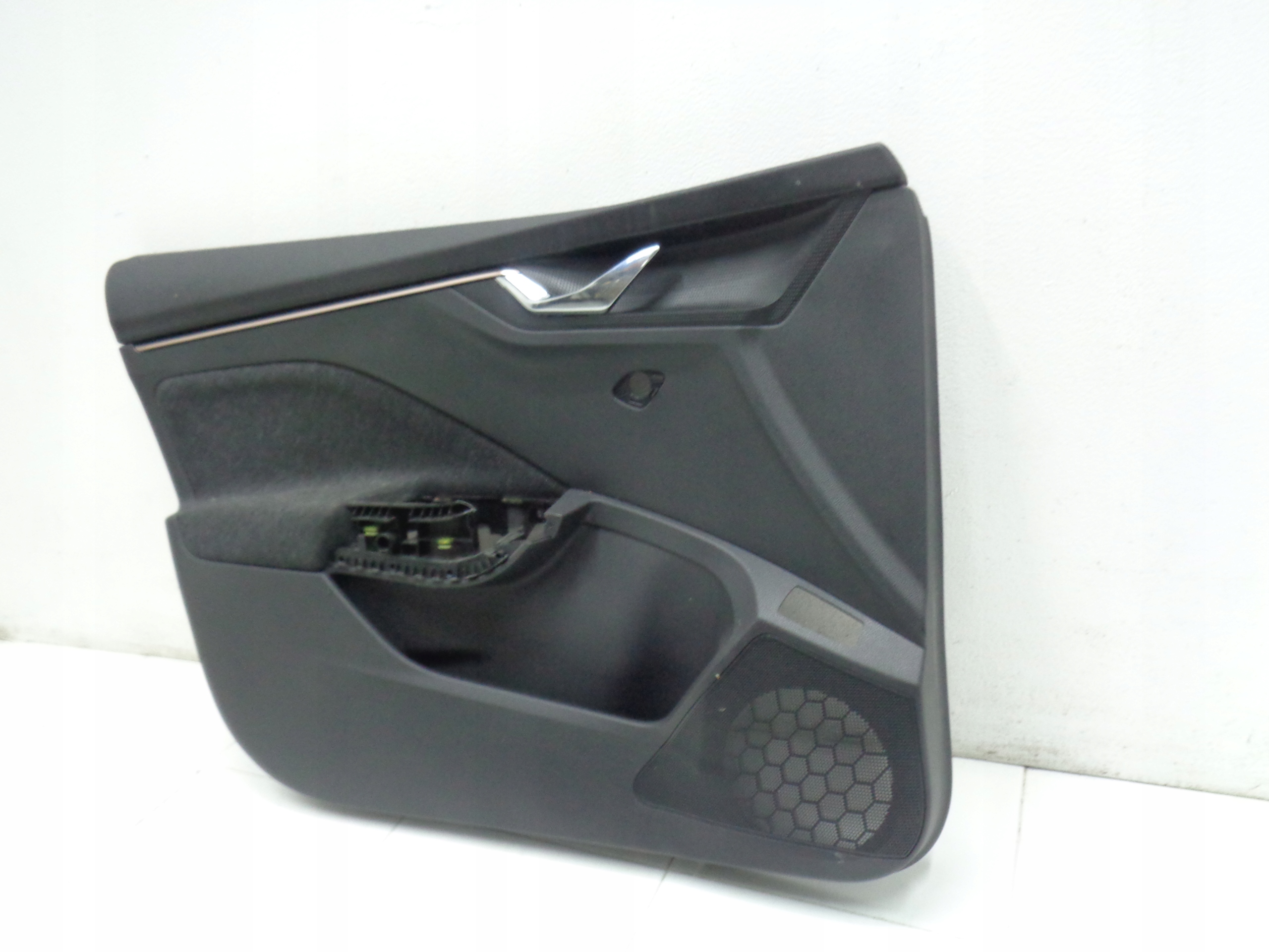 SKODA KAMIQ side upholstery door left front 19r