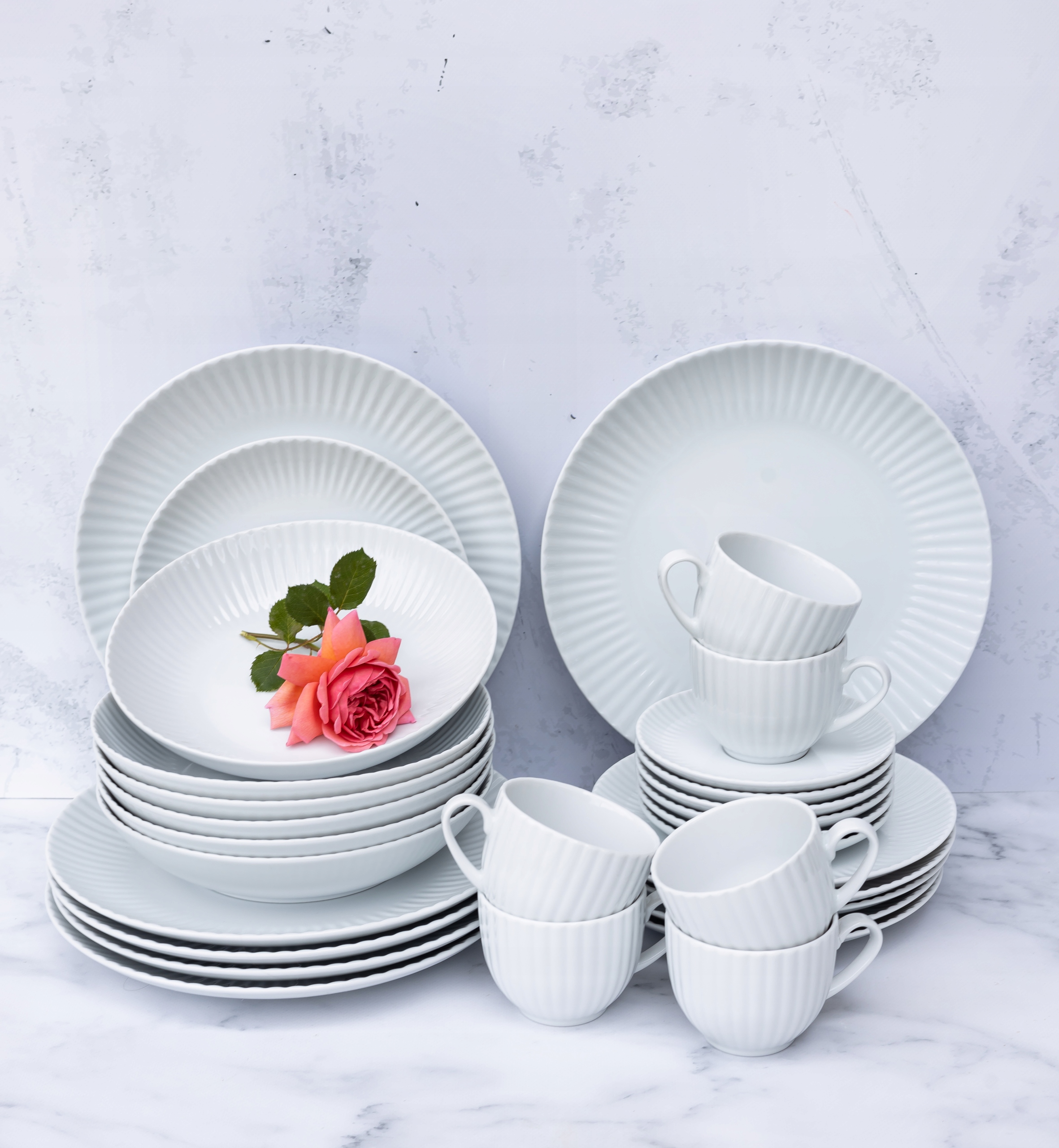 Lubiana Daisy Serwis Obiadowo Kawowy 12 Osób 88 Elementów Biała Porcelana