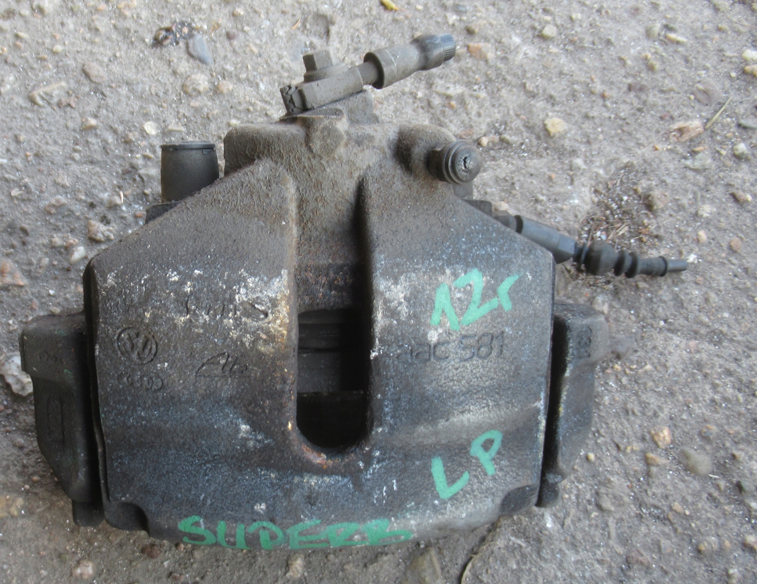 SKODA SUPERB II 1.8 TSI 12R caliper brake left front