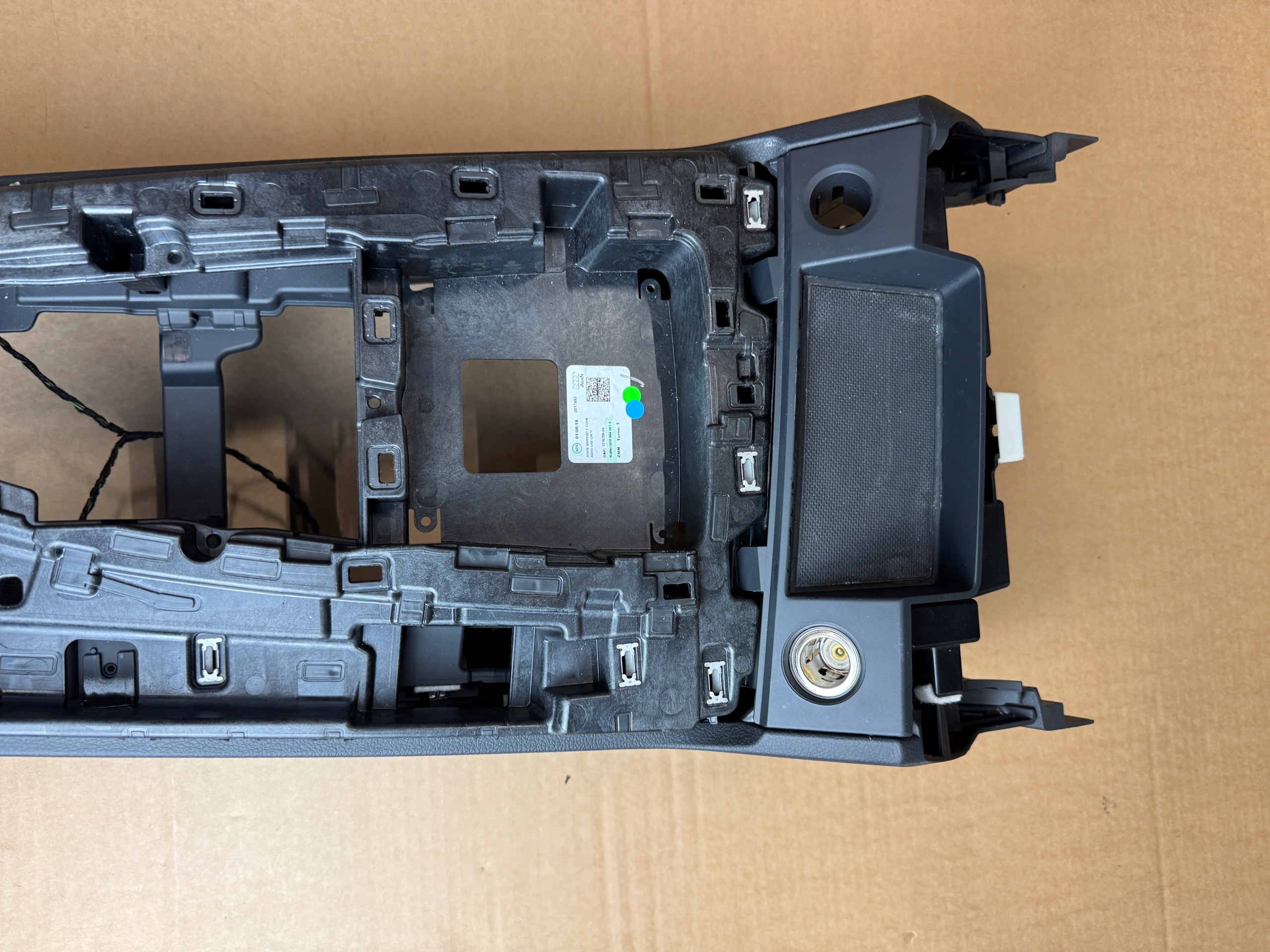 AUDI Q5 80A 2017- armrest TUNEL central passenger compartment AMBIENTE LED TKANINA
