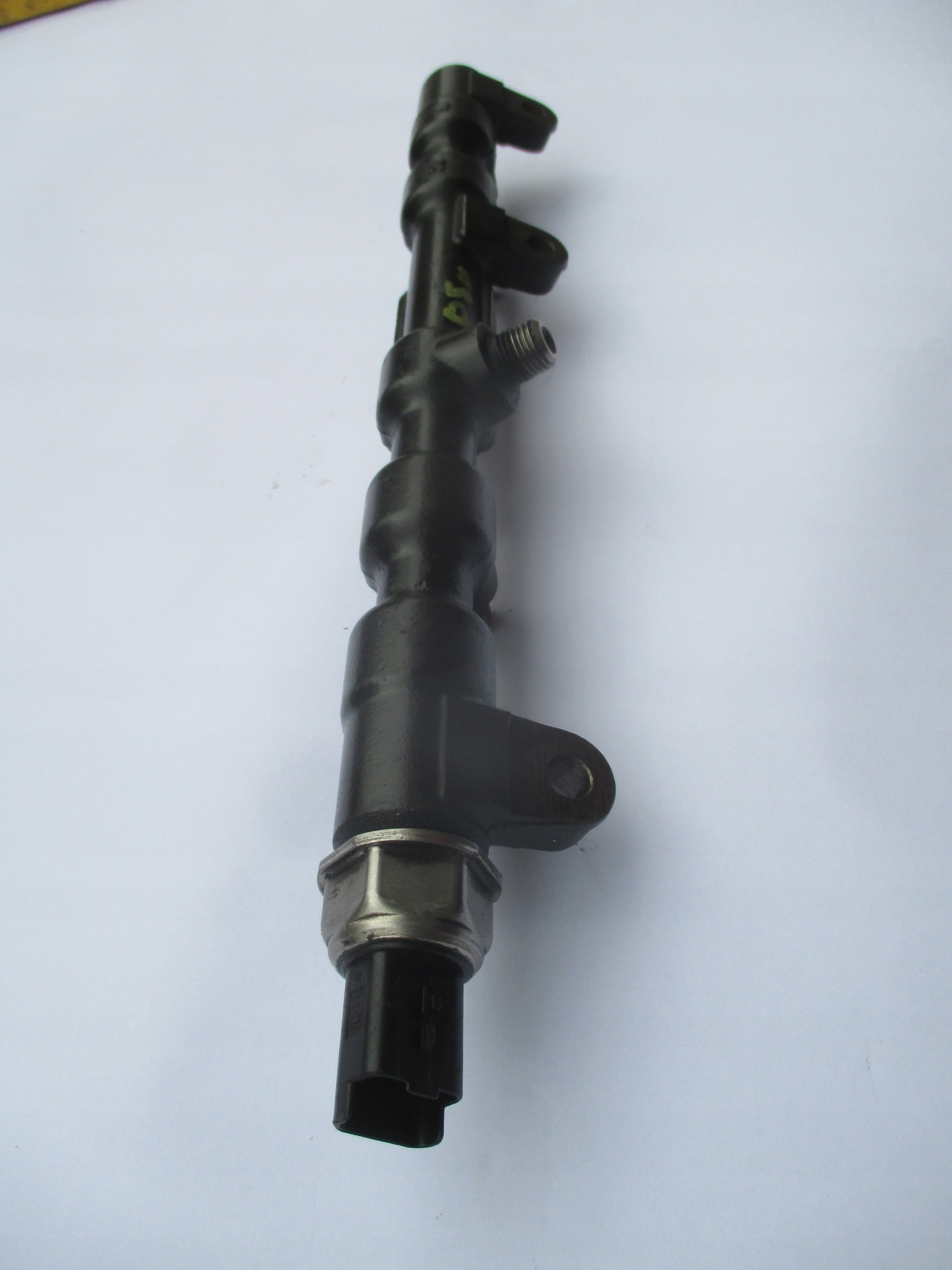 Ford OE 2S7Q-9D280-AE топливная рейка