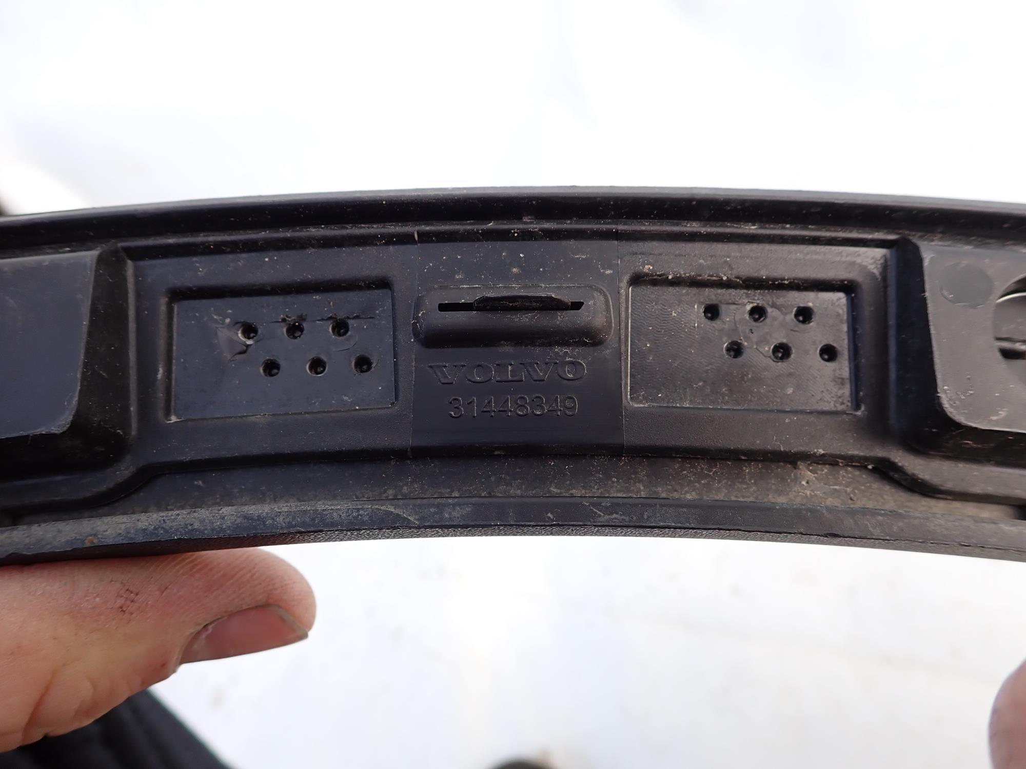VOLVO XC40 17-> moulding cap right front