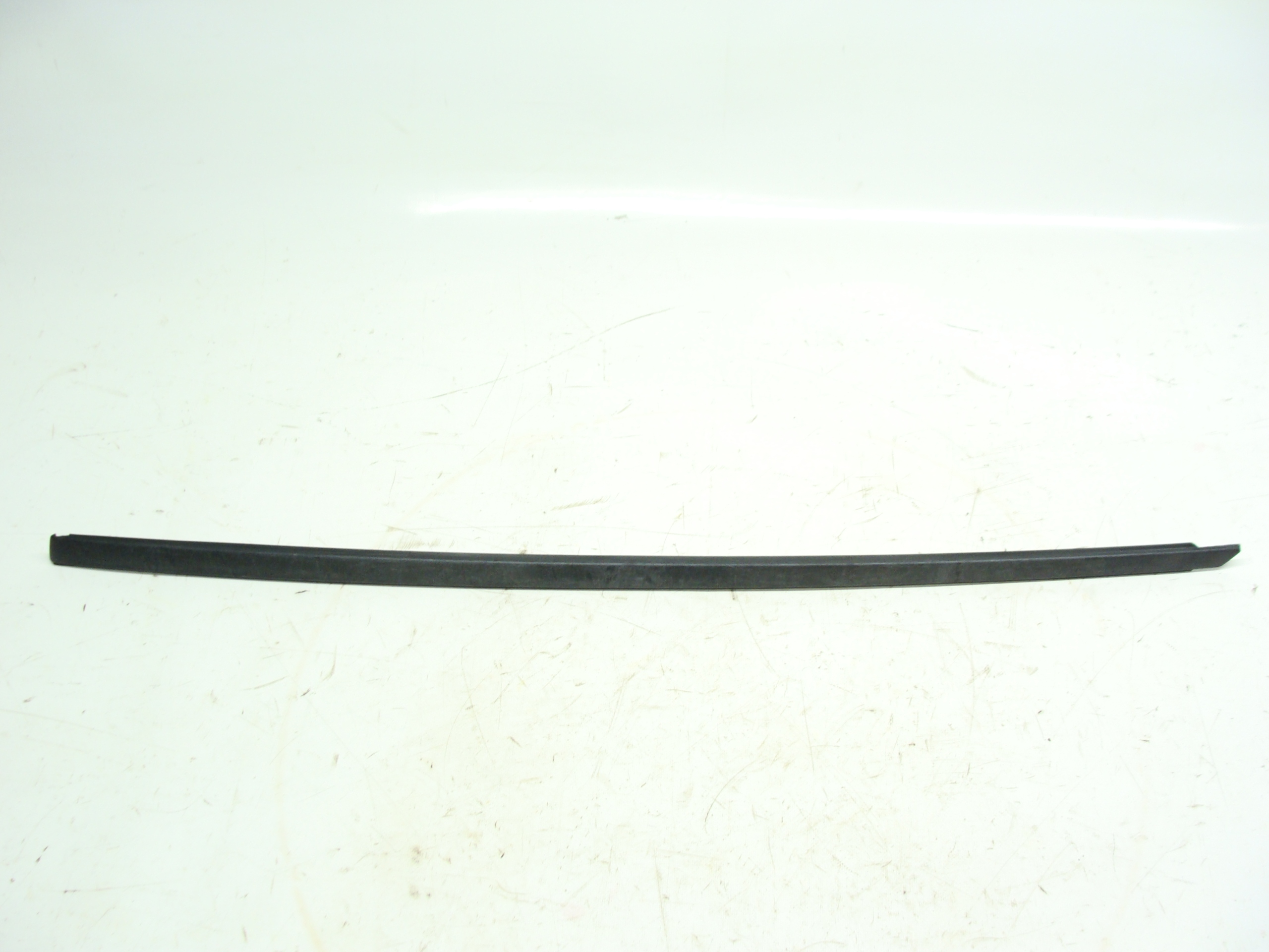 12755331 - SAAB 9-3 II ПЛАНКА КЛИН ЛОБОВОГО СТЕКЛА ПРАВЫЙ