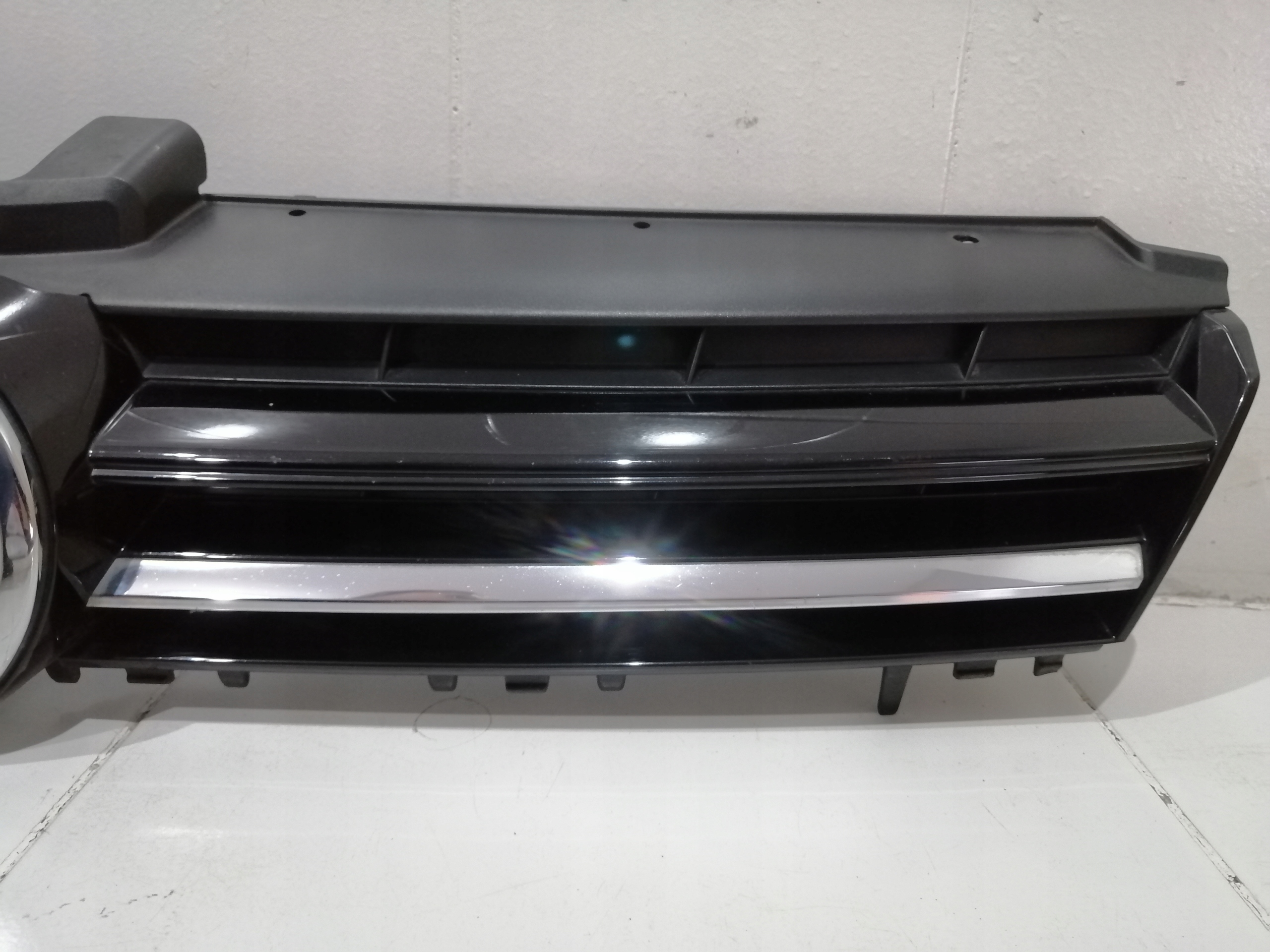 VW Golf V Kühlergrill FRONTGRILL Kühlergitter 5G0853653GR - Thumbnail 5