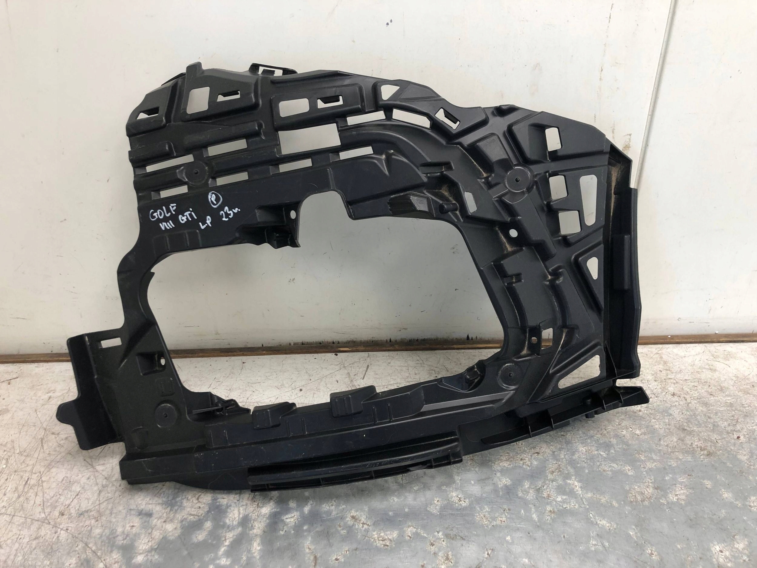 bumper bracket left front VW GOLF VIII GTI 5H0807723F