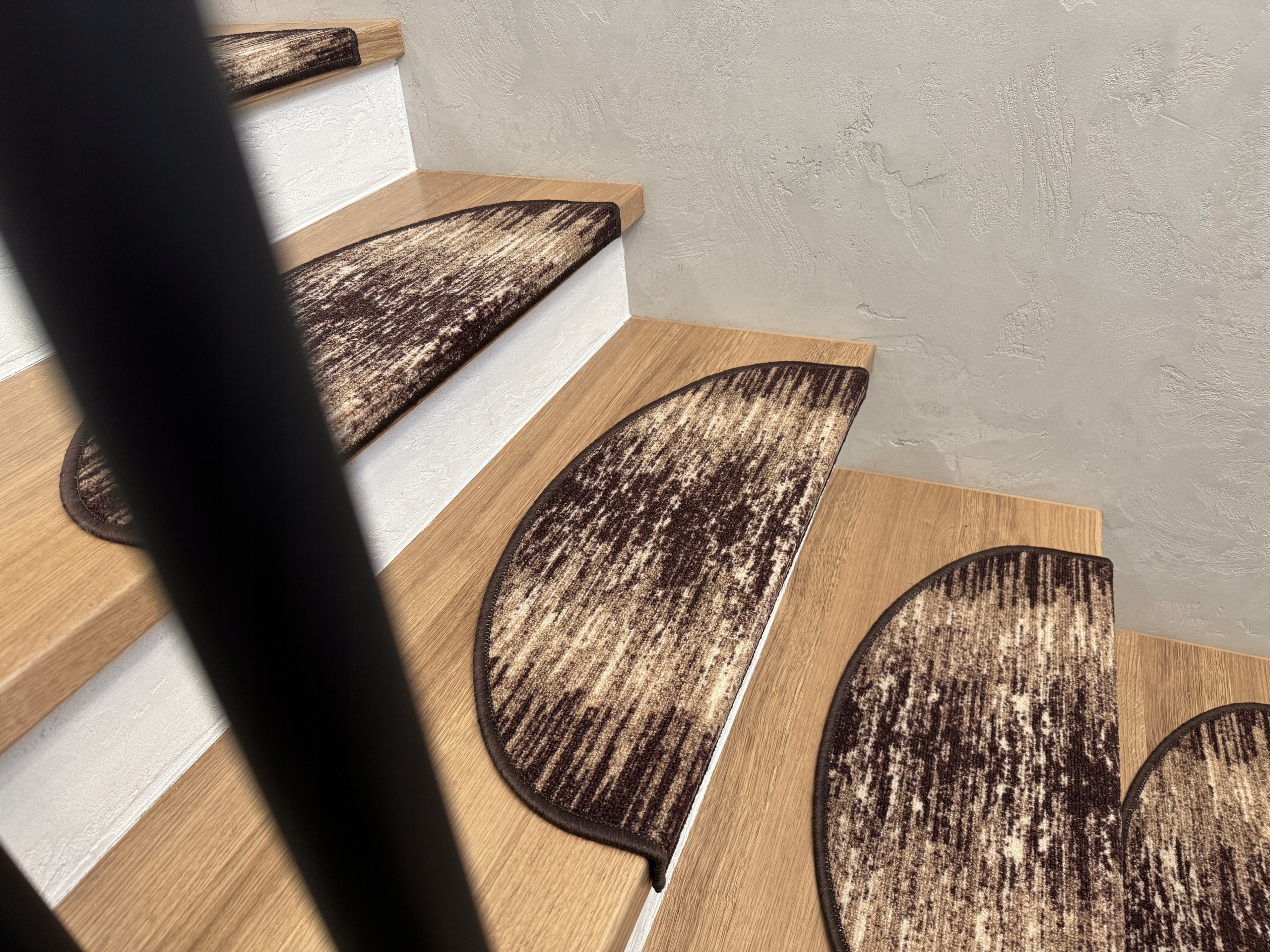 NAKŁADKI NA SCHODY ANTYPOŚLIZGOWE 64X24X3 WENUS BRĄZ Informacje dodatkowe właściwości antypoślizgowe