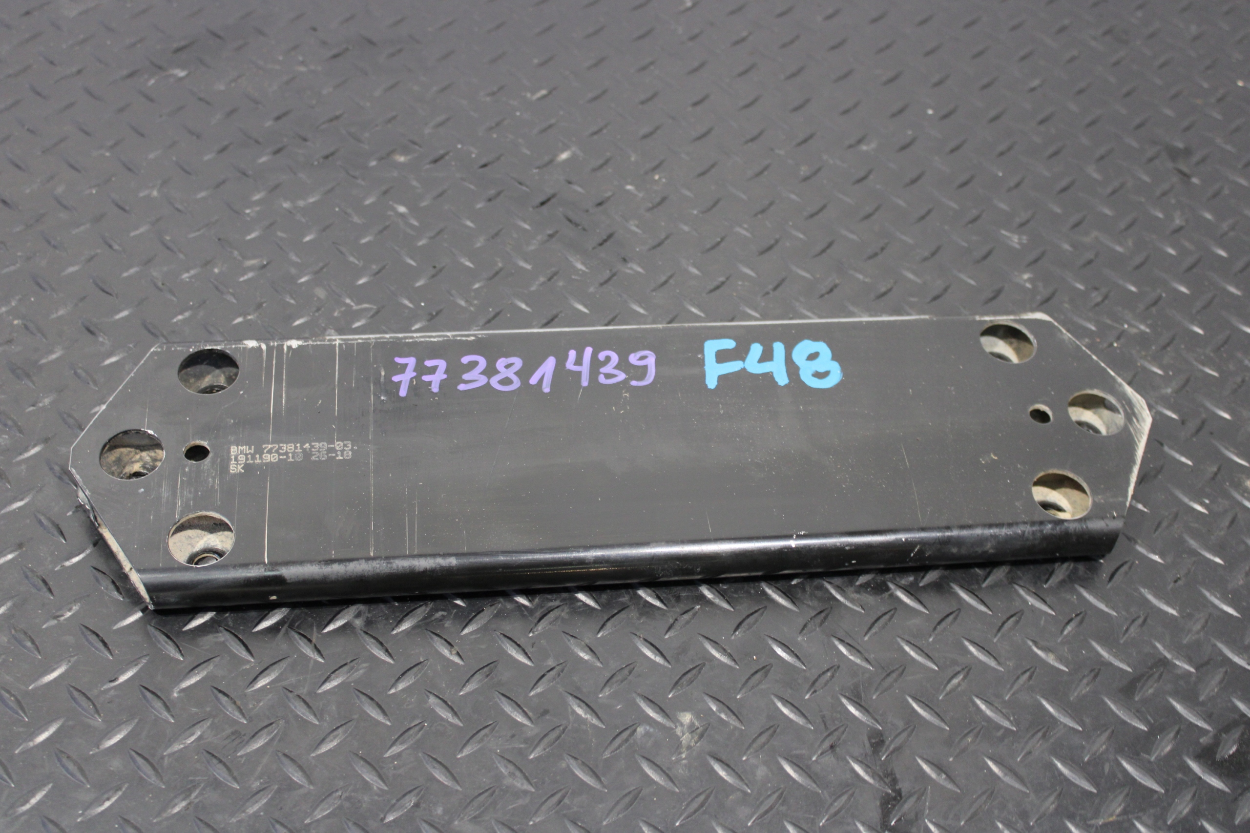 sider holder console BMW X1 F48 77381439