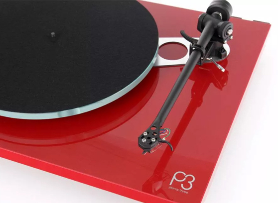 REGA PLANAR 3 GRAMOFON Z WKŁADKĄ MM REGA ELYS 2 HI-END CZERWONY POŁYSK Wysokość produktu 11.7 cm