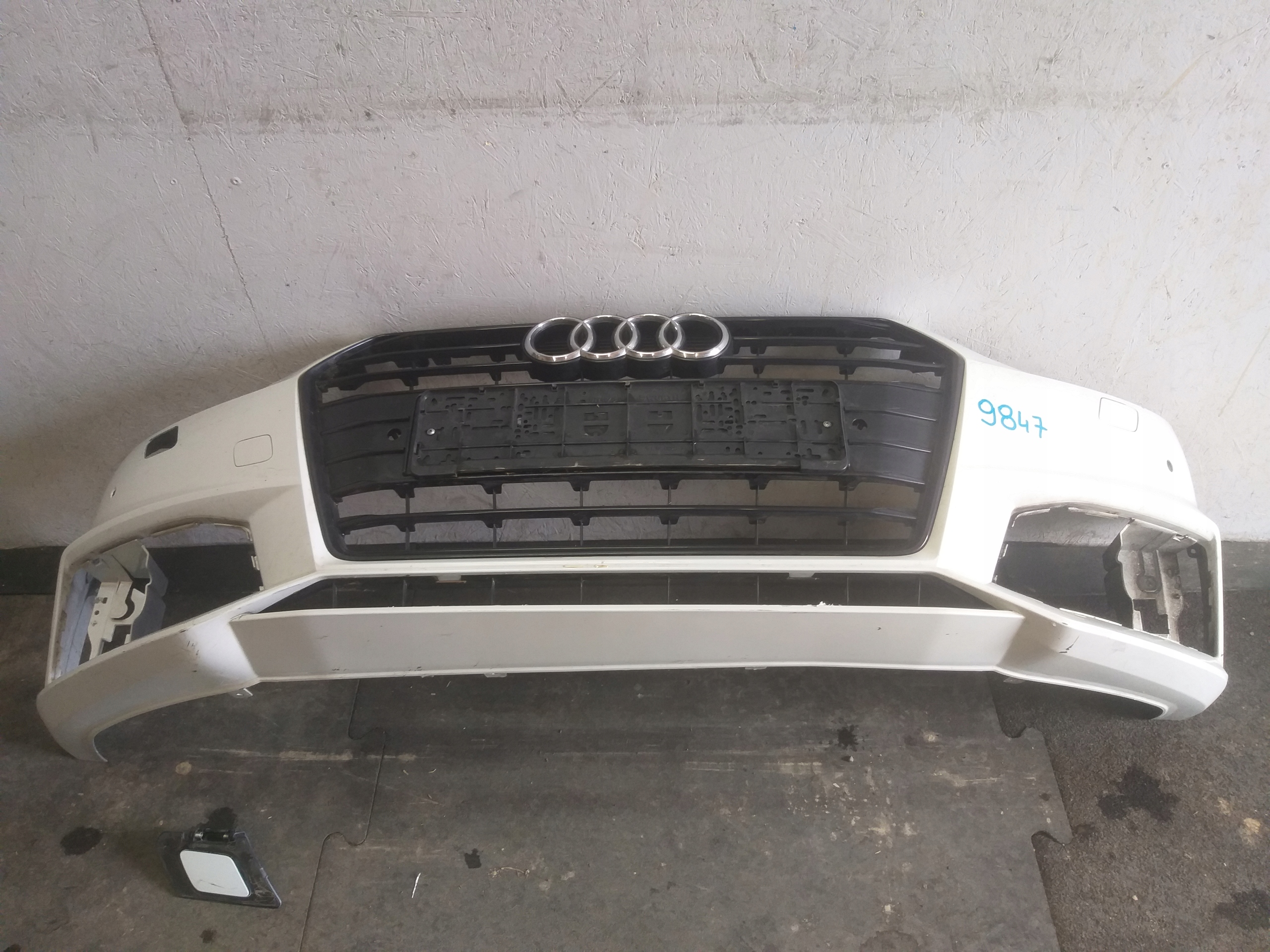 nárazník předek AUDI A4 B9 S LINE 16-19 8W0