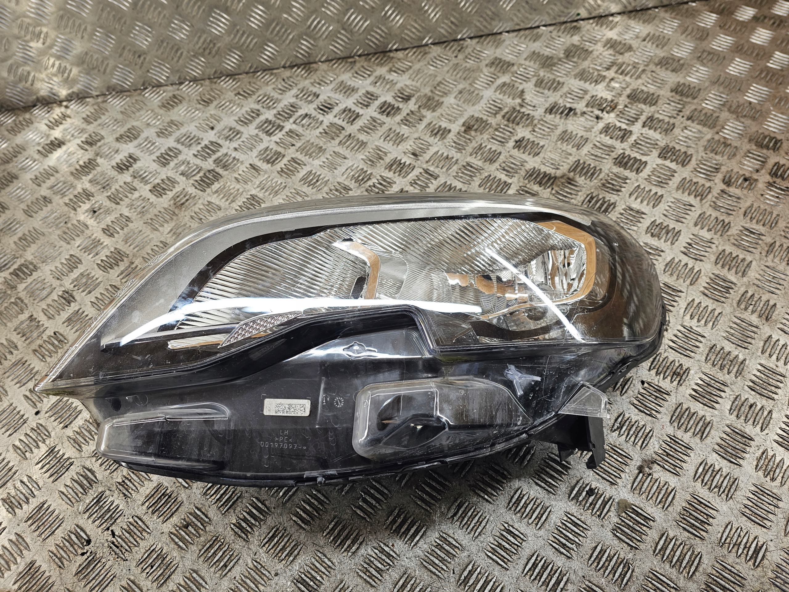 PEUGEOT EXPERT III 3 TRAVELLER light front front left 9808572680 EU