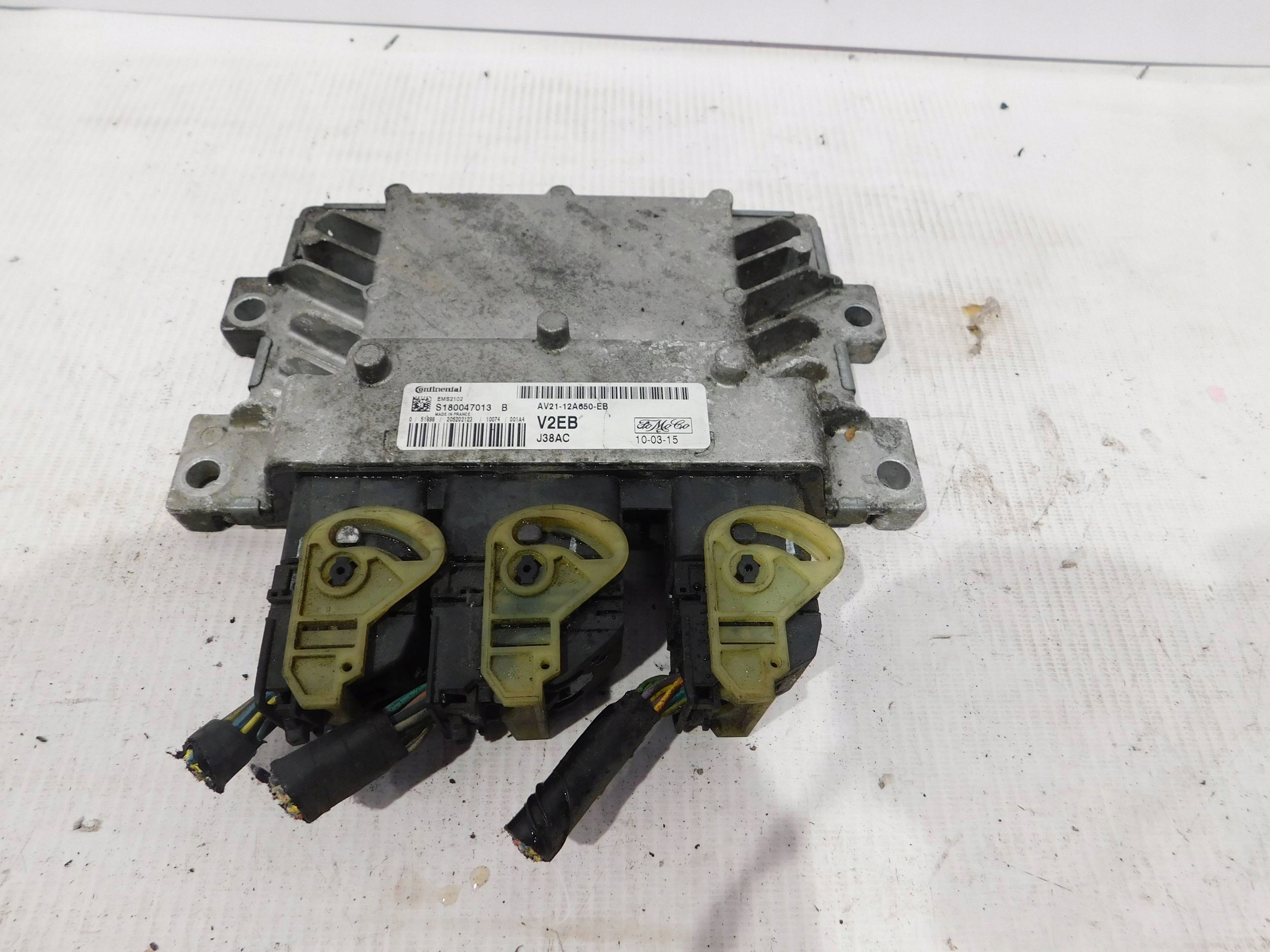 control unit of the engine computer FORD FIESTA MK7 1.4 AV21-12A650-EB