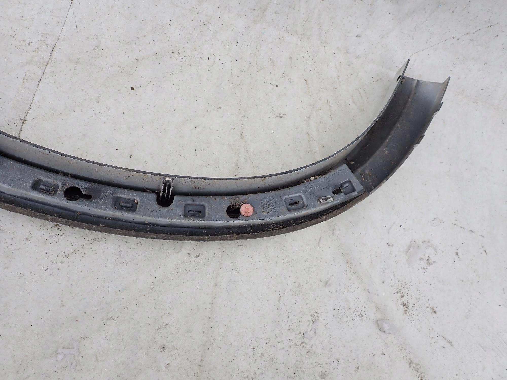 VOLVO XC90 and 1 02-16 moulding cap left rear part