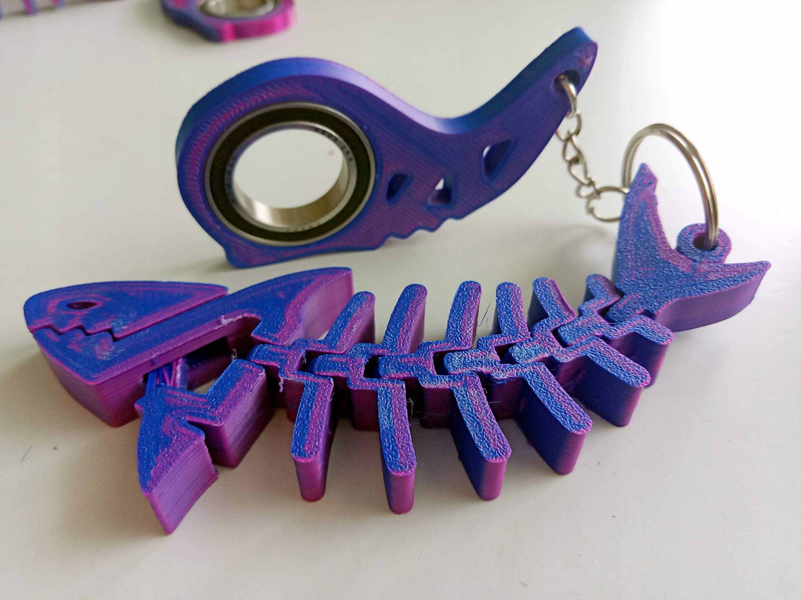 Keyspinner Keyrambit + Rekinek TikTok Key -MIDNIGHT brelok Wiek dziecka 3 lata +