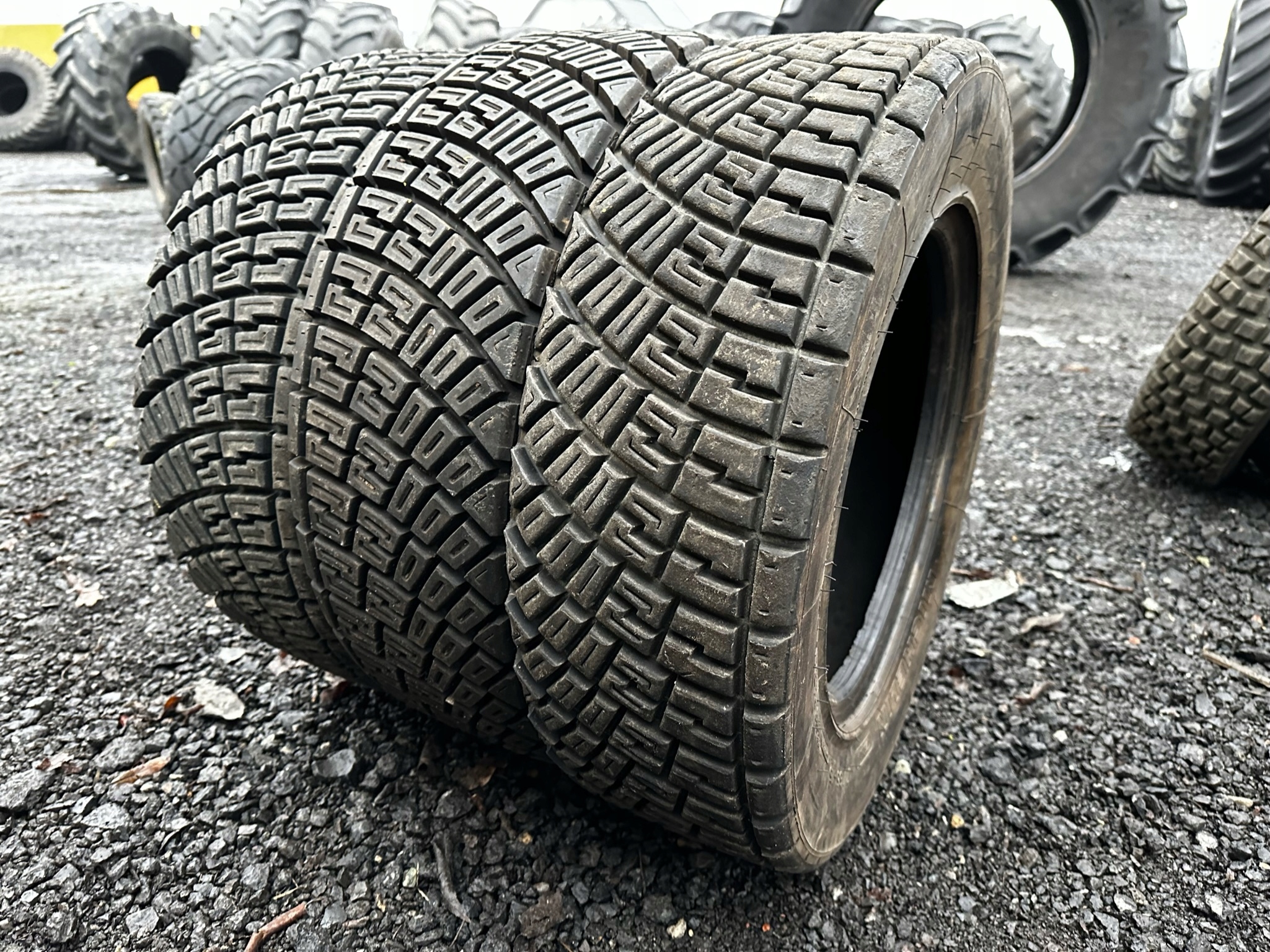 ШИНИ РАЛІЙНІ ГРАВІЙНІ ШИНИ 17/65-15 MICHELIN