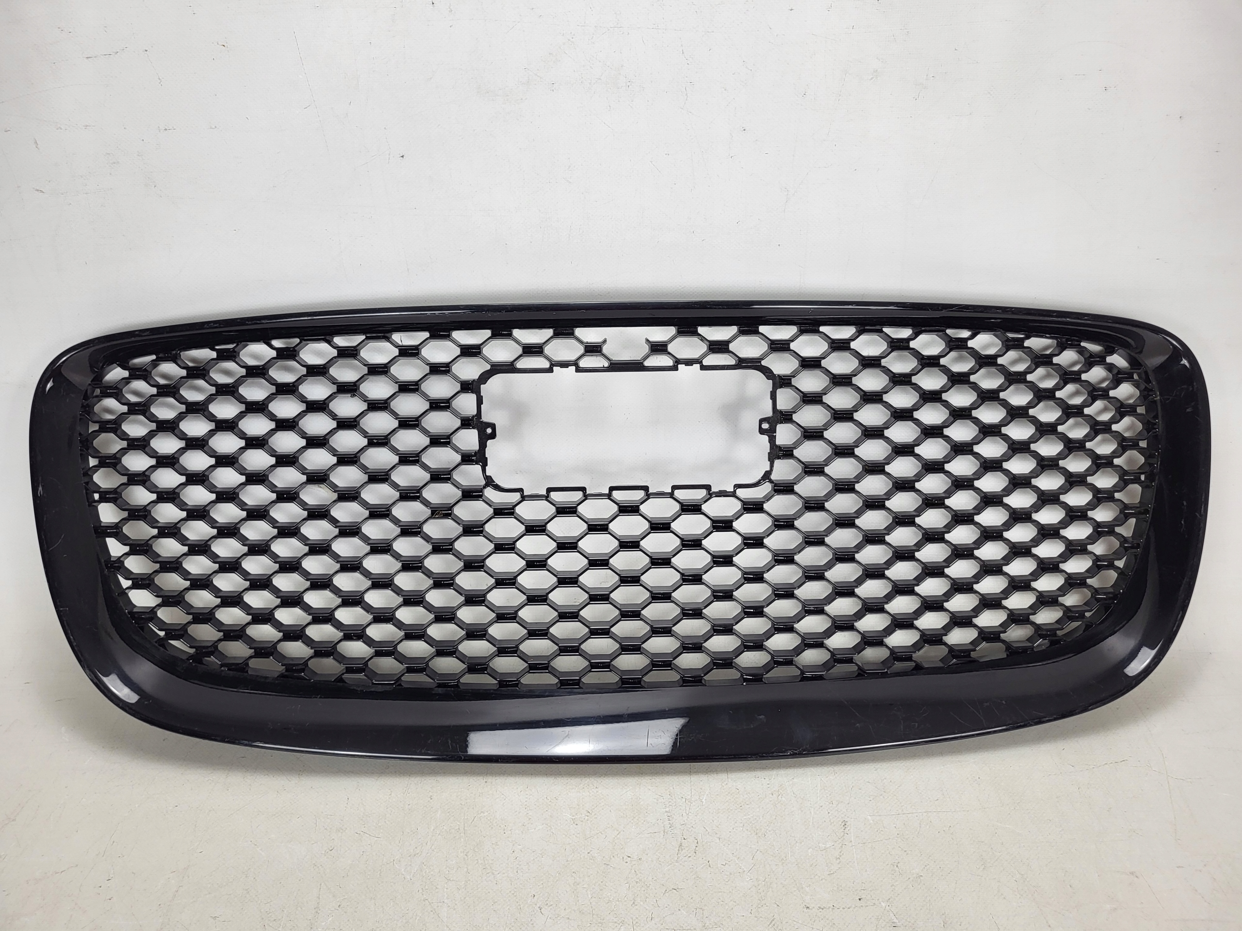 JAGUAR F-PACE atrapa silnika grill POD RADAR
