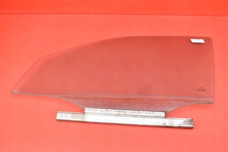 SZYBA BOCZNA LEWA PRZÓD MERCEDES E-KLASA W210 00R