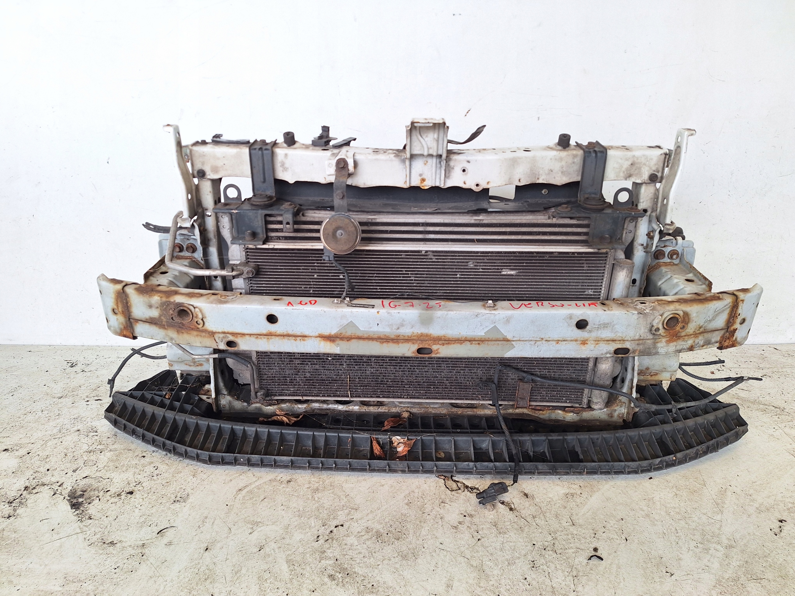 TOYOTA VERSO LIFT 14-17 support panel for radiators DIESEL