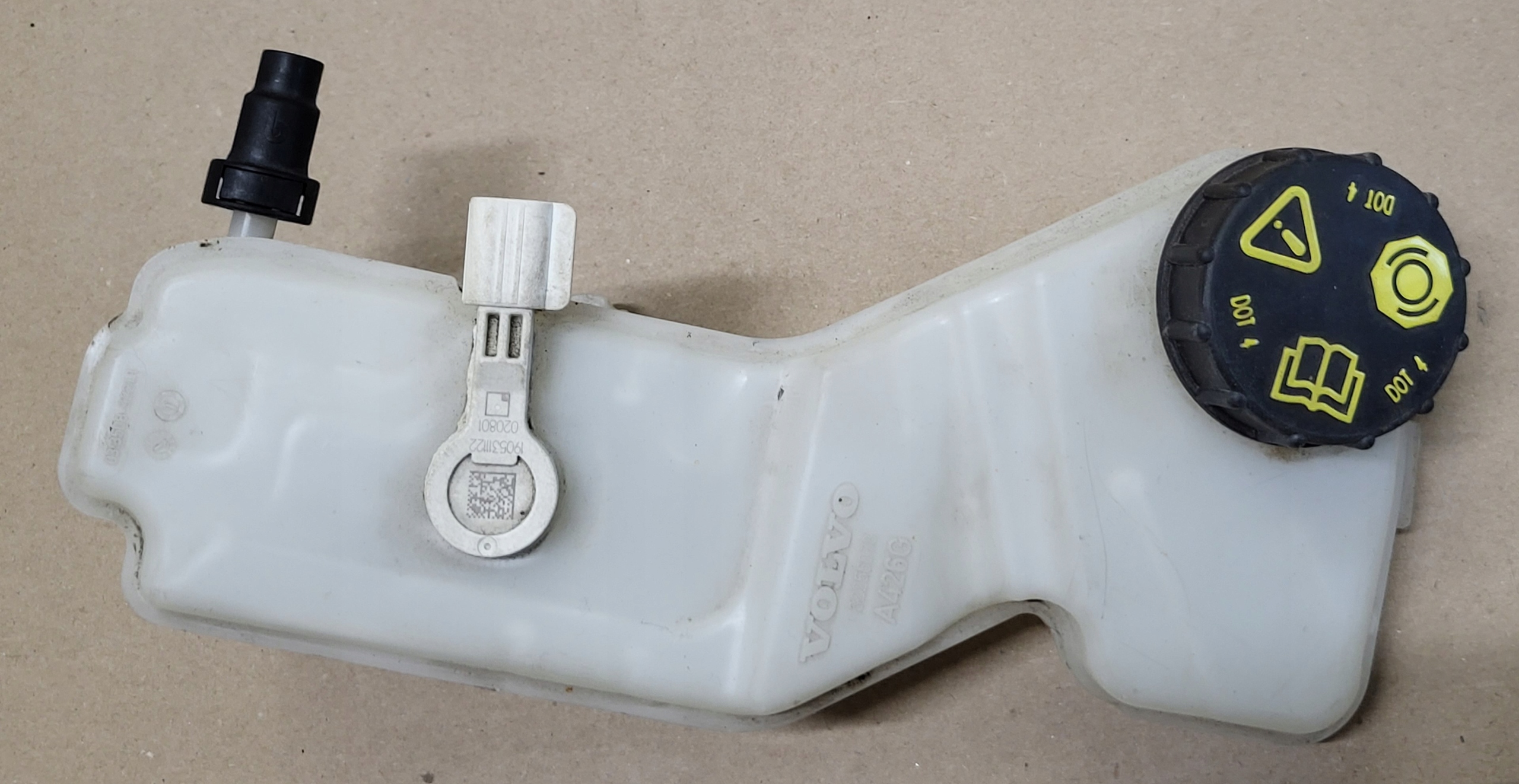 Behälter des Gasses Brems- Sensor VOLVO XC60 II 2 OE EUROPA