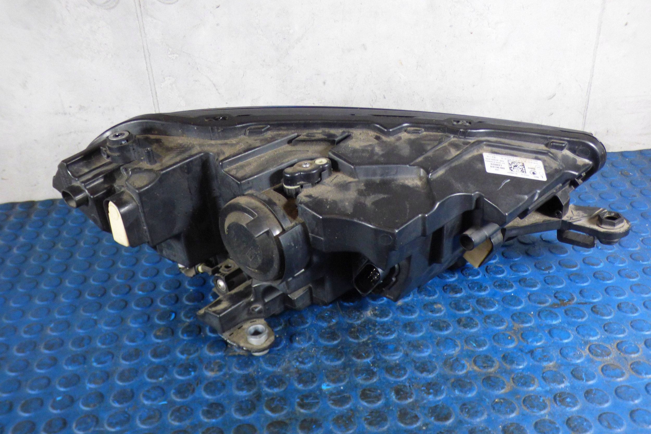 Skoda Fabia IV reflektor light left front 6VB941015 original st.BDB EUROPA