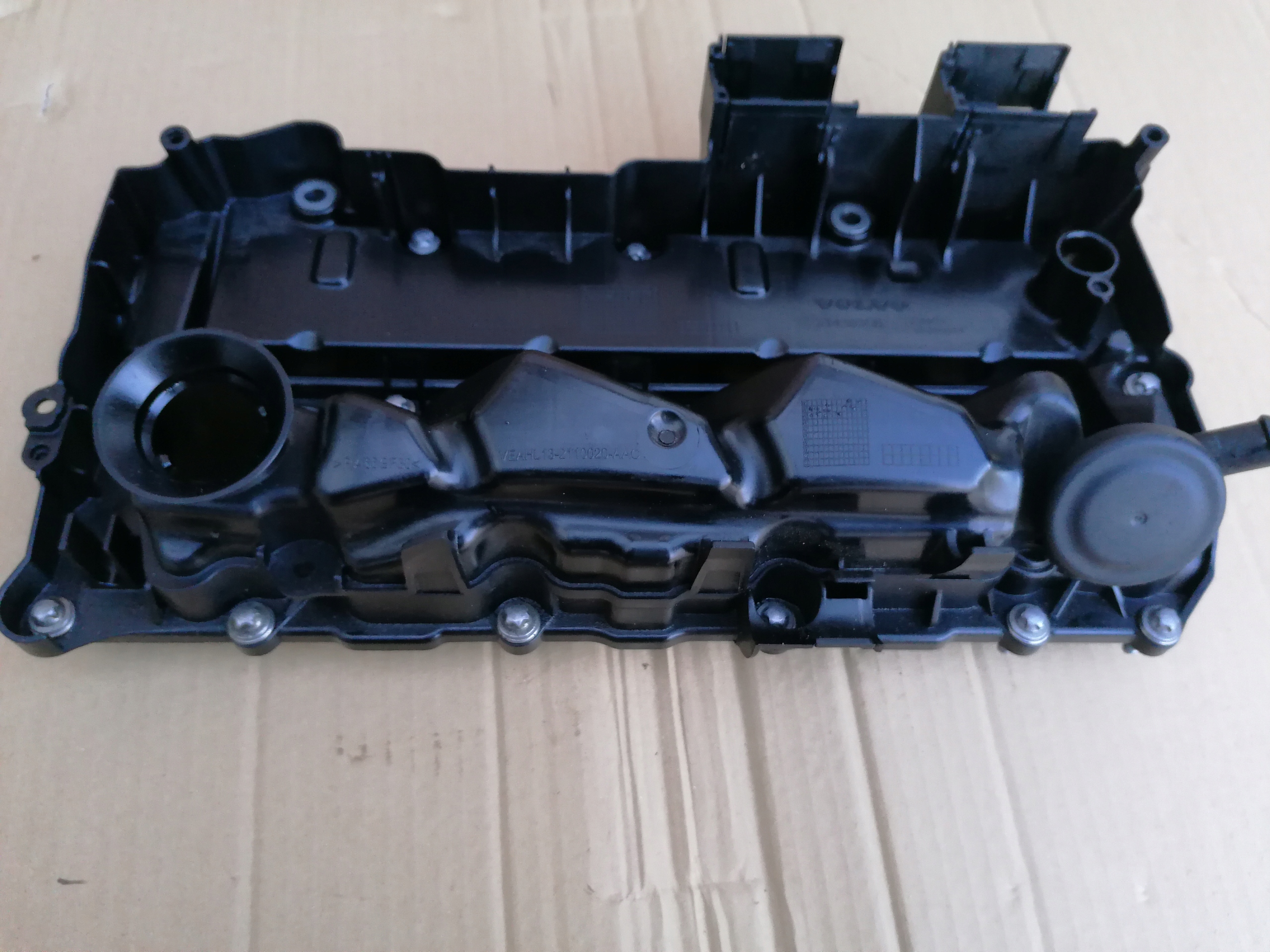 31430358 - Кришка клапана VOLVO 2.0 D4