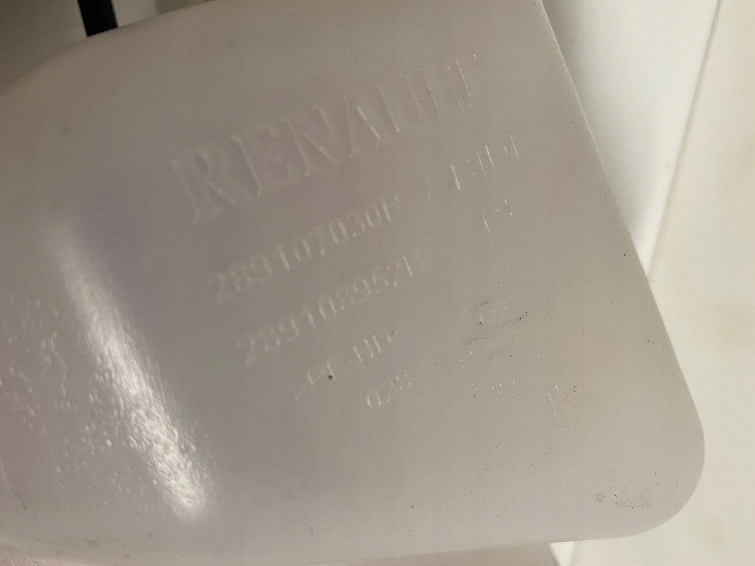 RENAULT CLIO V HYBRYDA E-TECH TANK WASHER