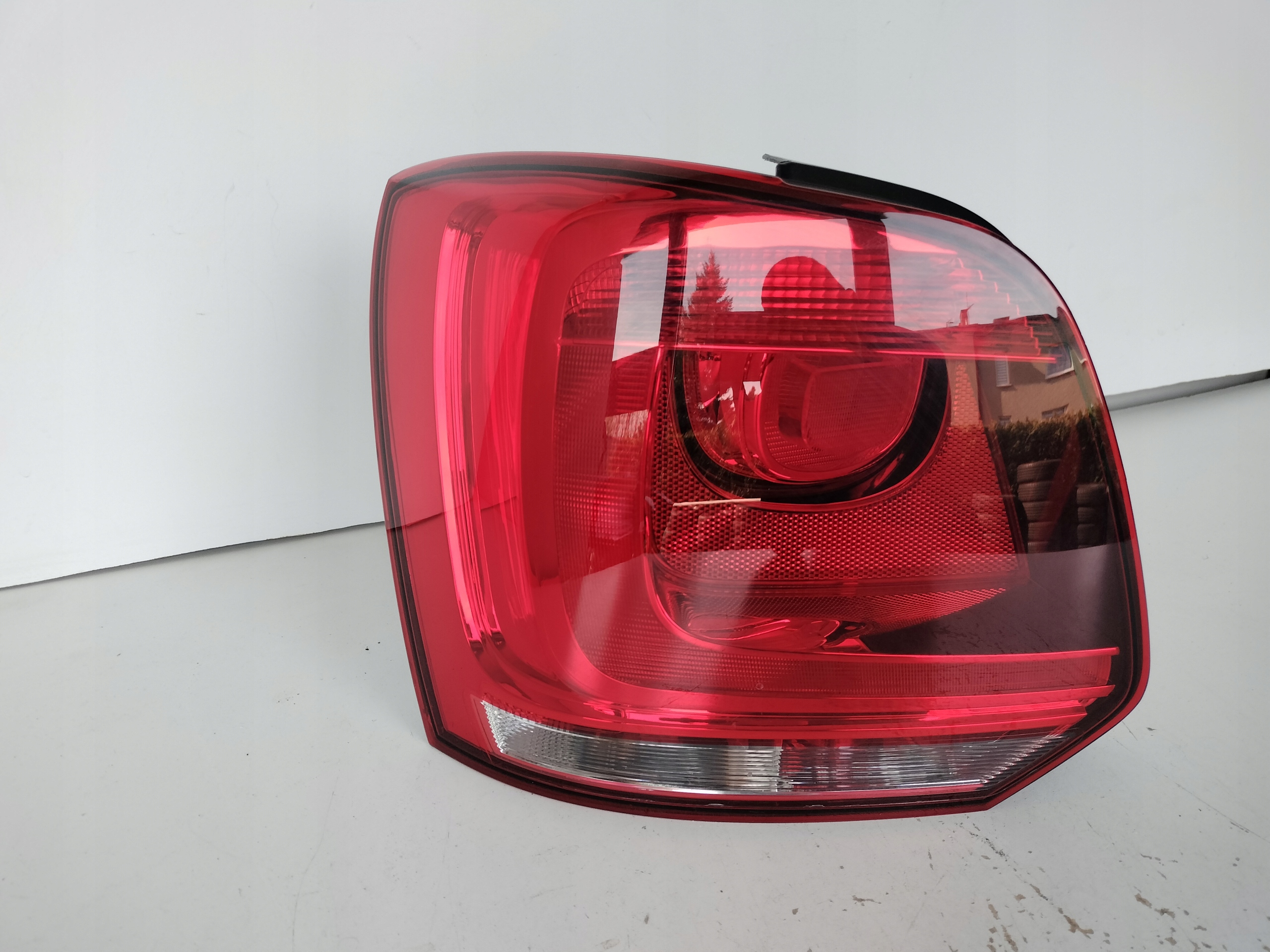 light left rear VW POLO 6R0 09-14