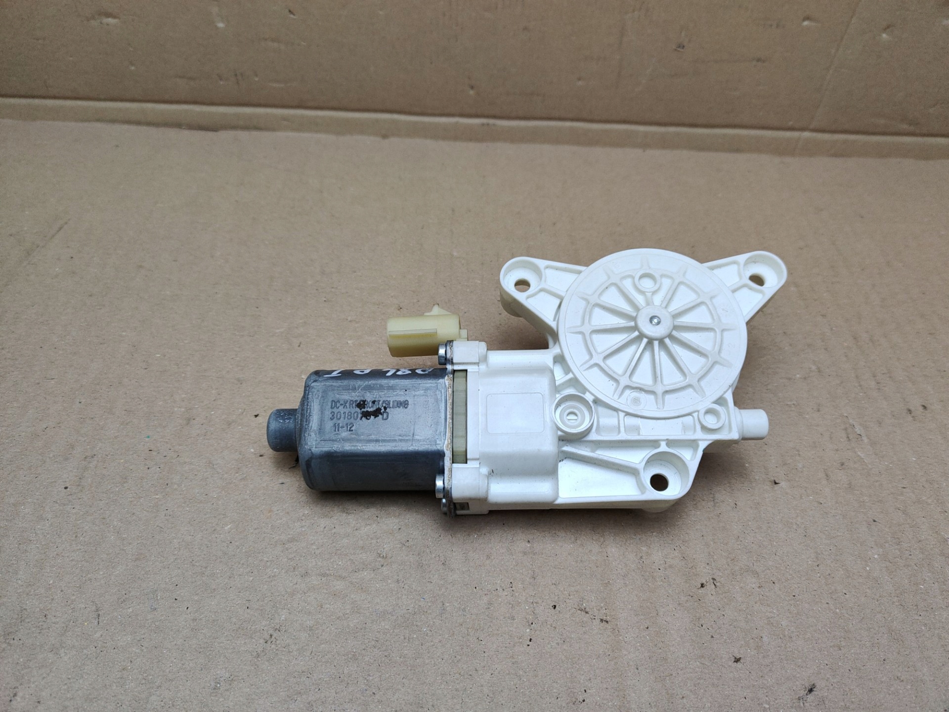 mini motor windows rear part right side Dodge Grand Caravan 5 facelift 2015
