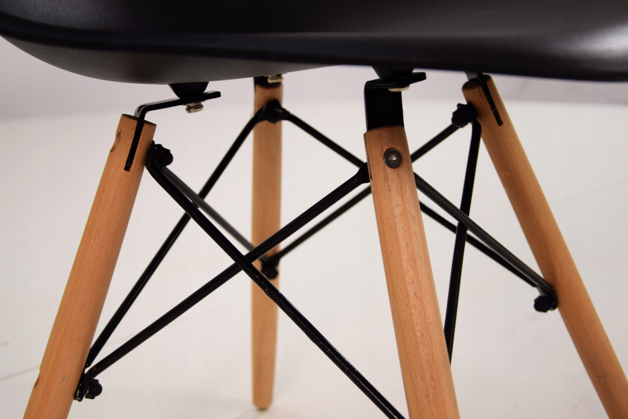 Zestaw 6 krzeseł i stół 80x140/180 cm BLAT ARTISAN Kolor obicia czarny