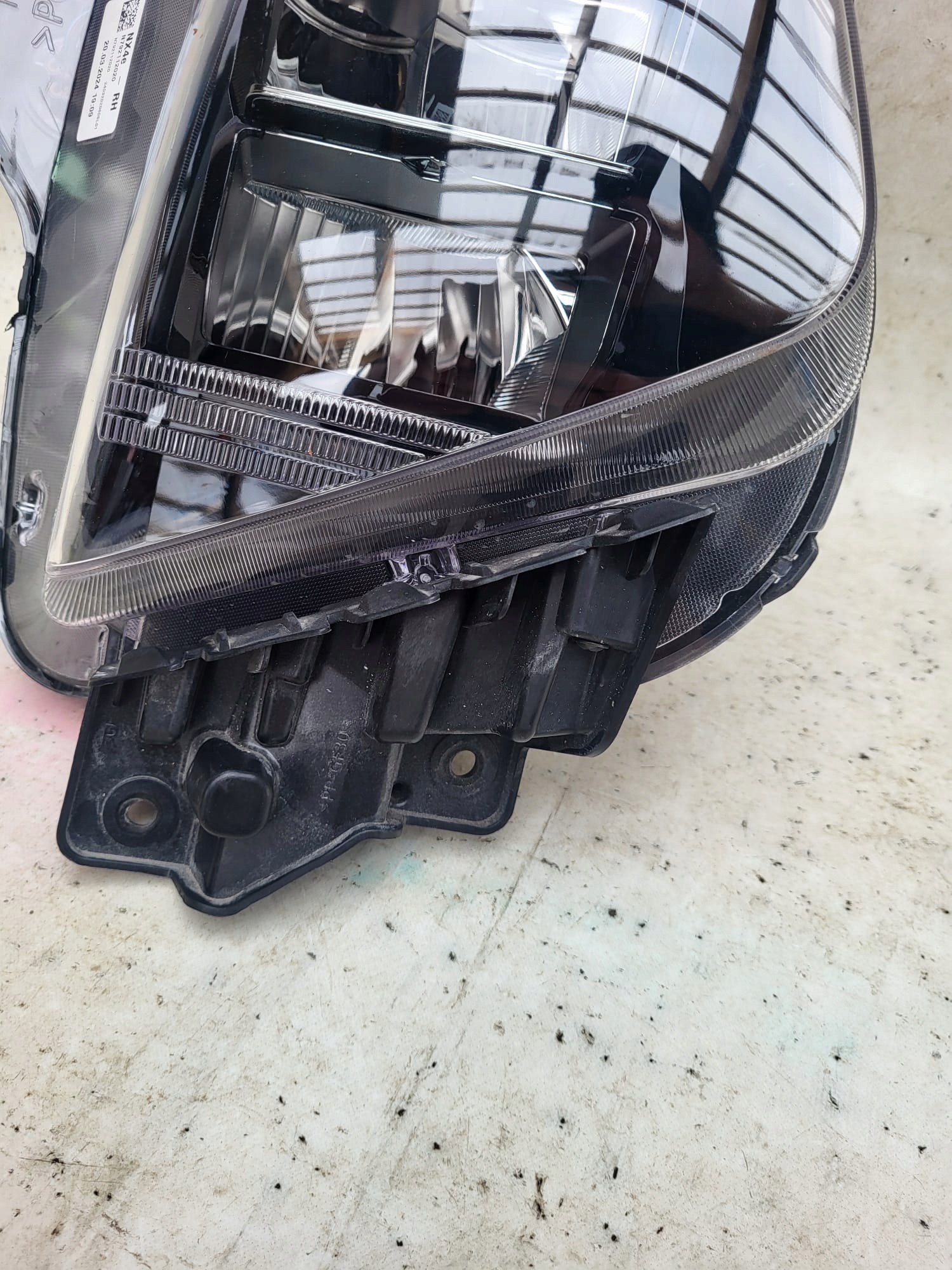HYUNDAI TUCSON IV 20- light right front front FULL LED 92102-N7100