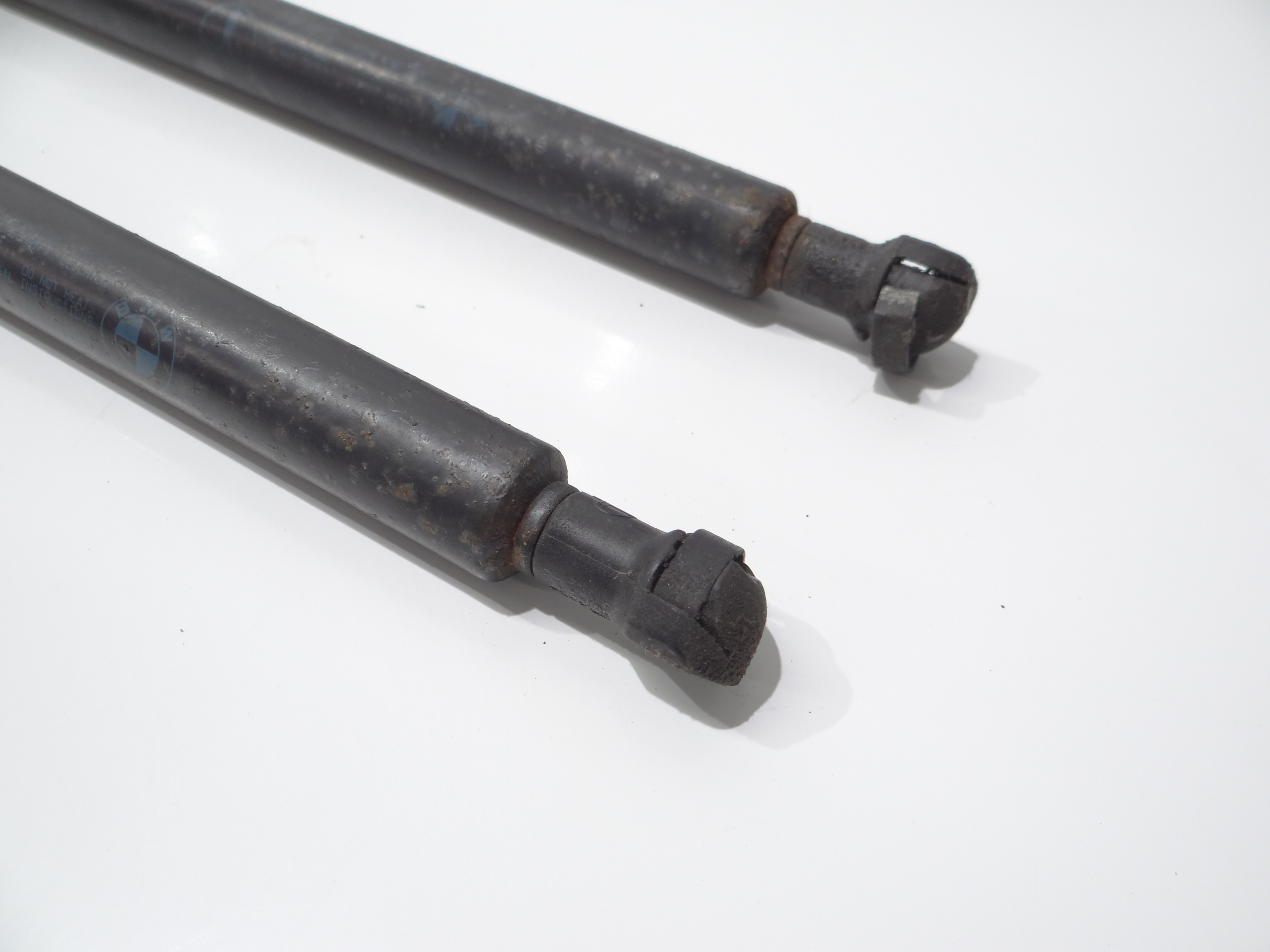 Gasfeder Dämpfer der Kühlergrill BMW E46